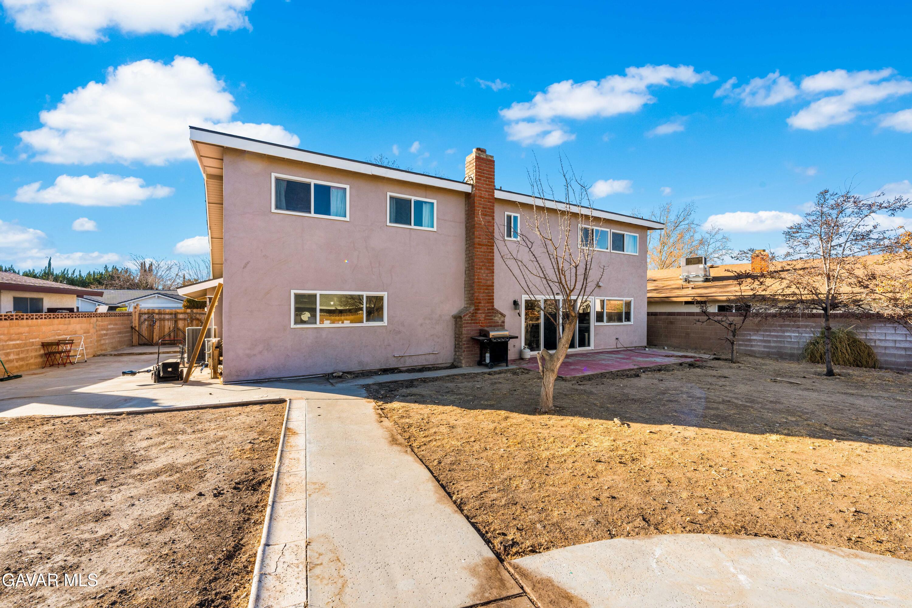 44028 Halcom Avenue Property Photo 24