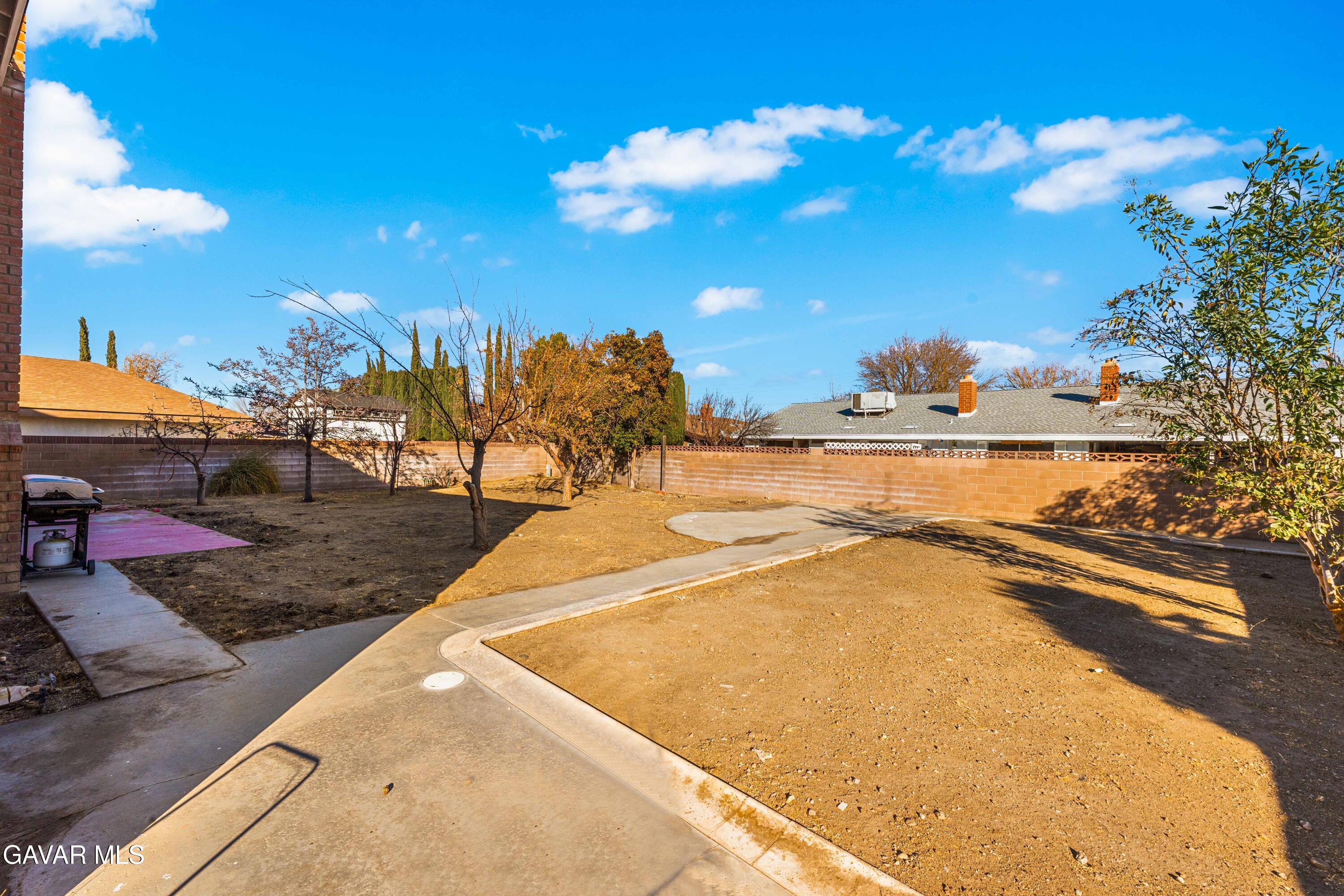 44028 Halcom Avenue Property Photo 25