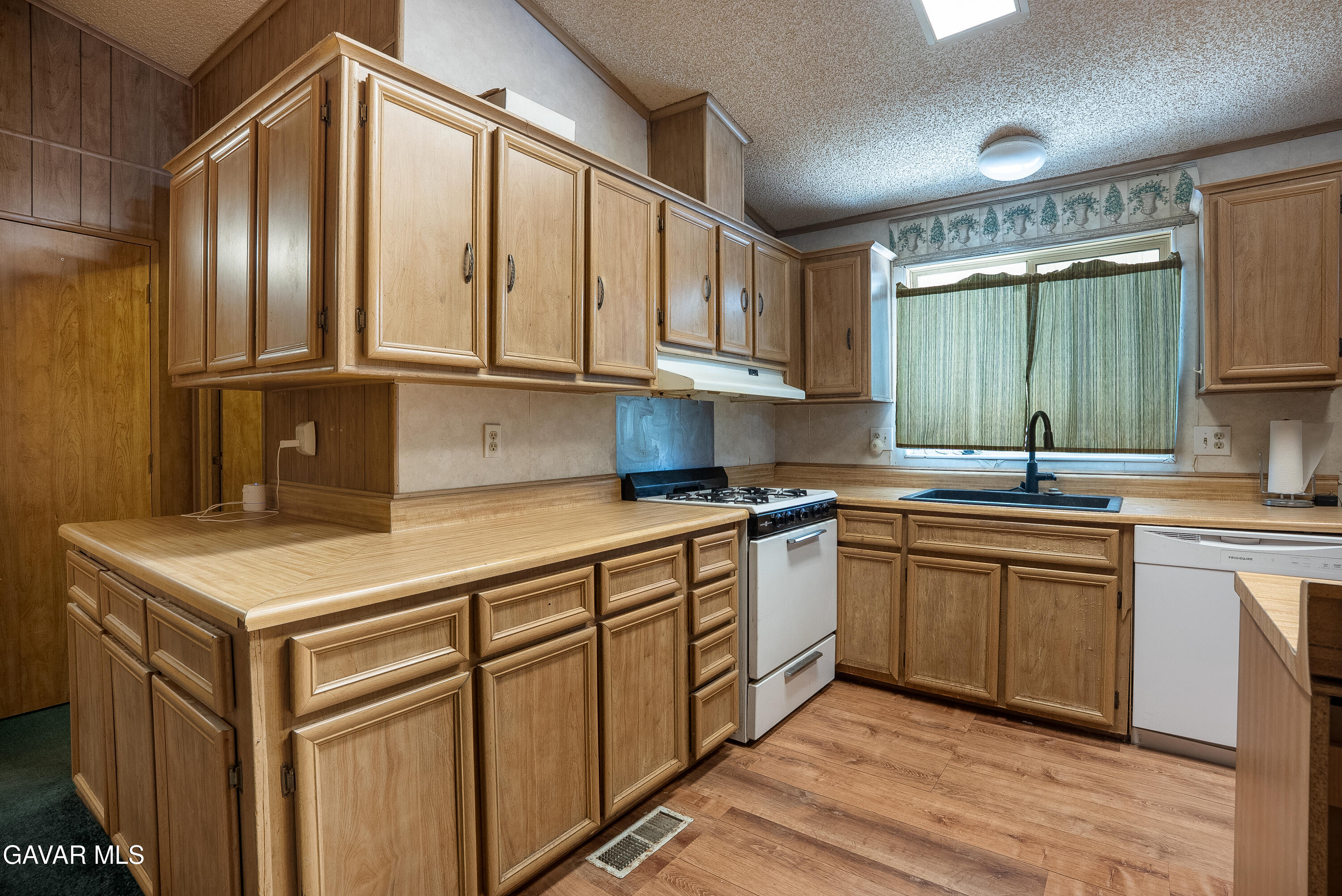 40701 Rancho Vista Boulevard, Spc 15 Property Photo 8