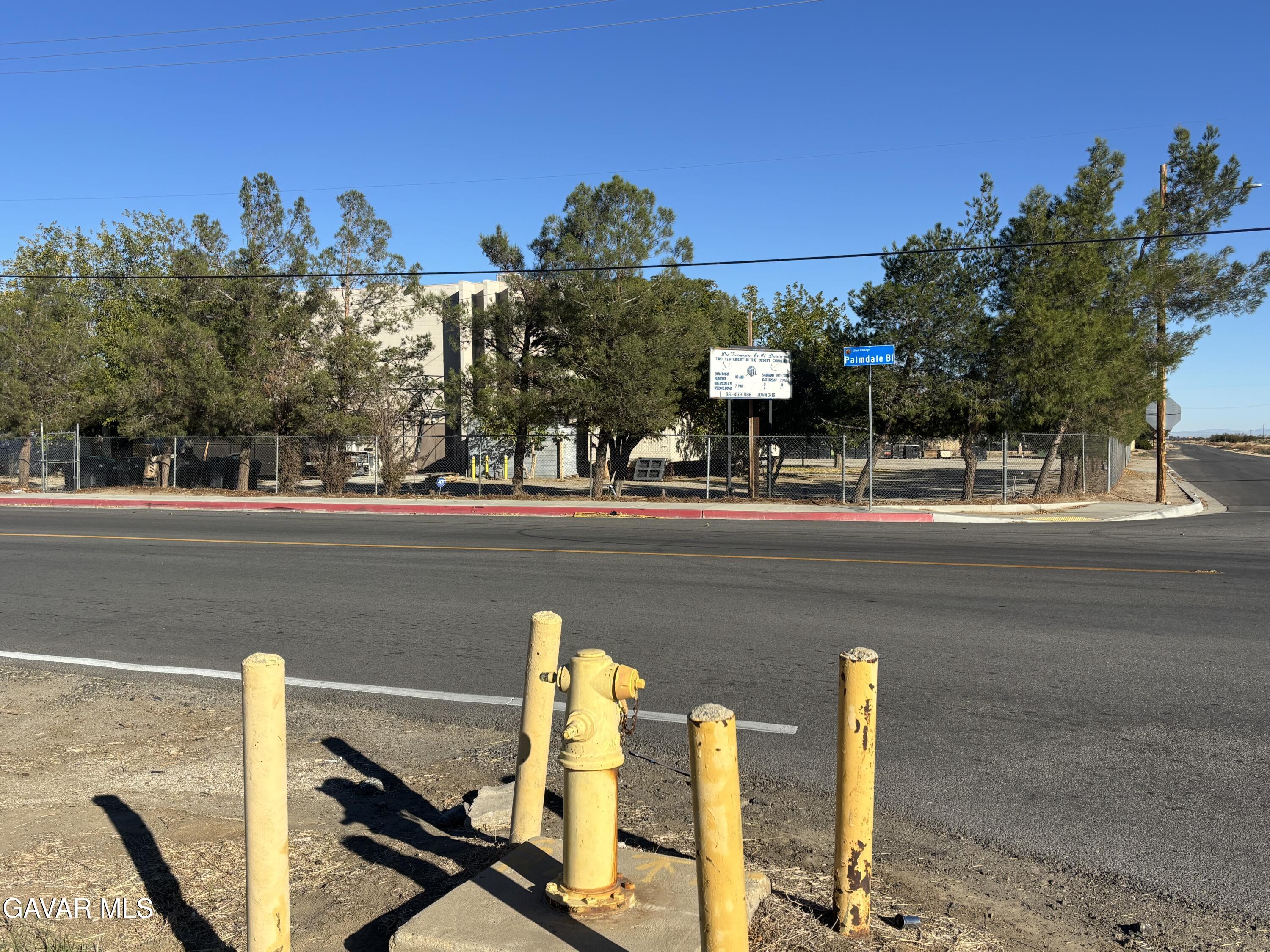 000 E Cor Palmdale Blvd & 100th St E Boulevard Property Photo 1