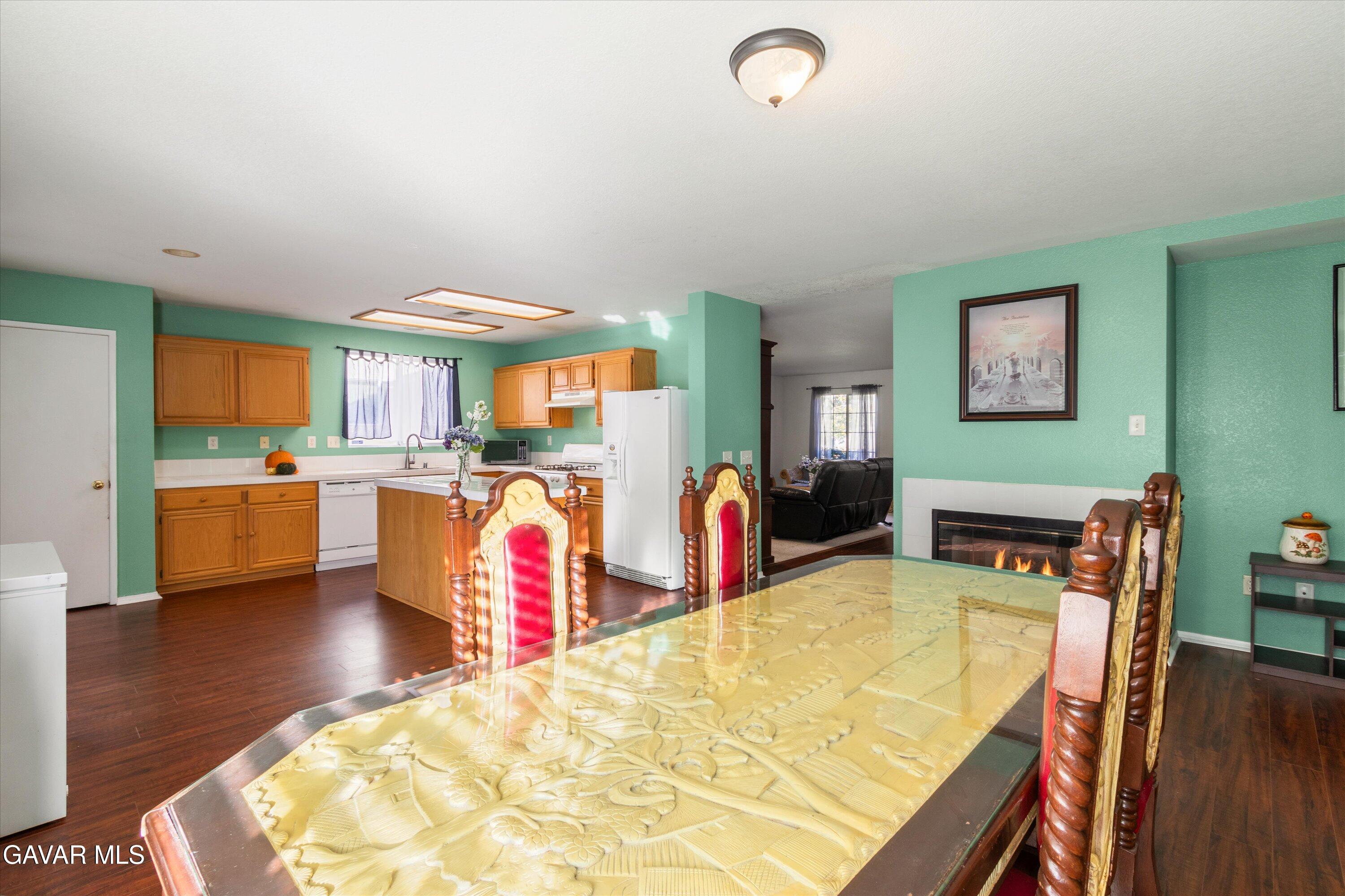 45445 Pickford Avenue Property Photo 14