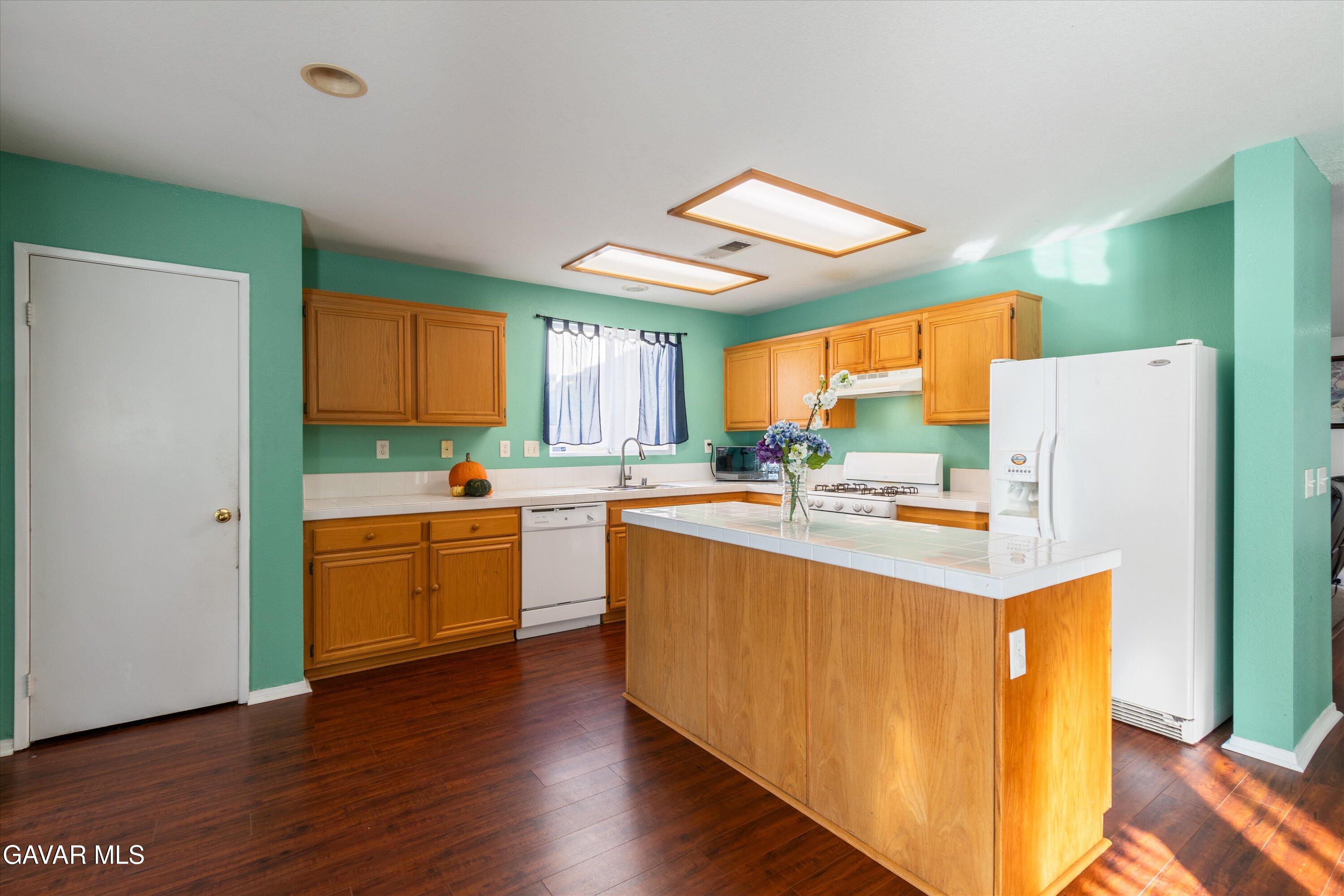 45445 Pickford Avenue Property Photo 15