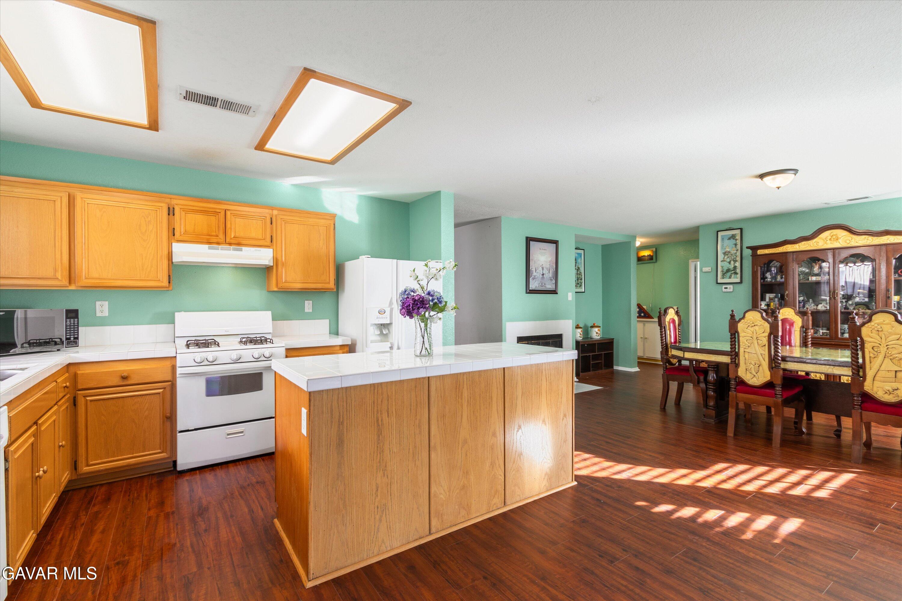 45445 Pickford Avenue Property Photo 16