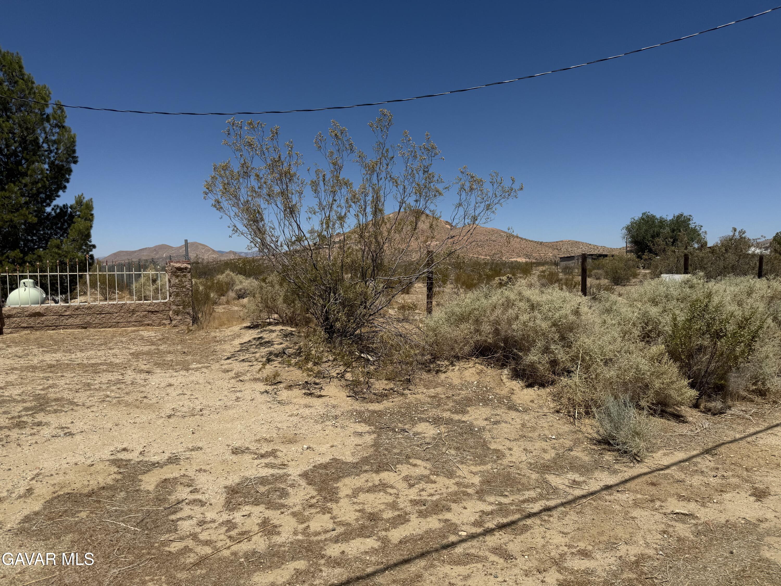 W 50th Street Property Photo 3
