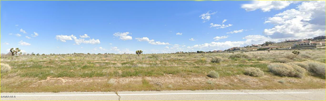 W 40th Street Property Photo 10