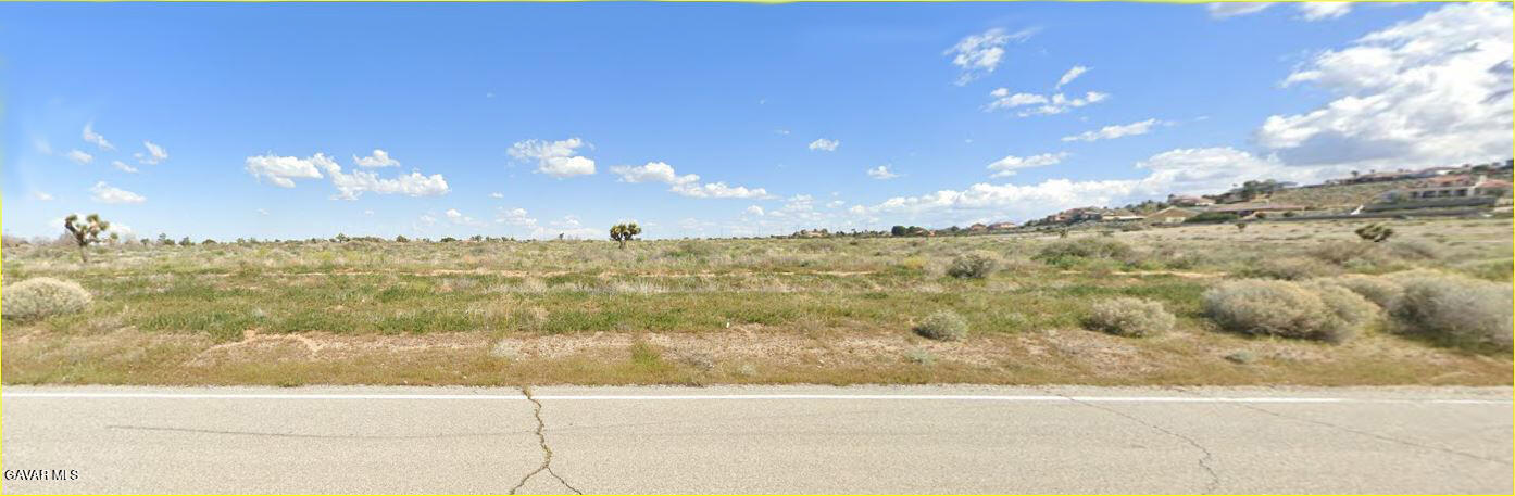 W 40th Street Property Photo 12