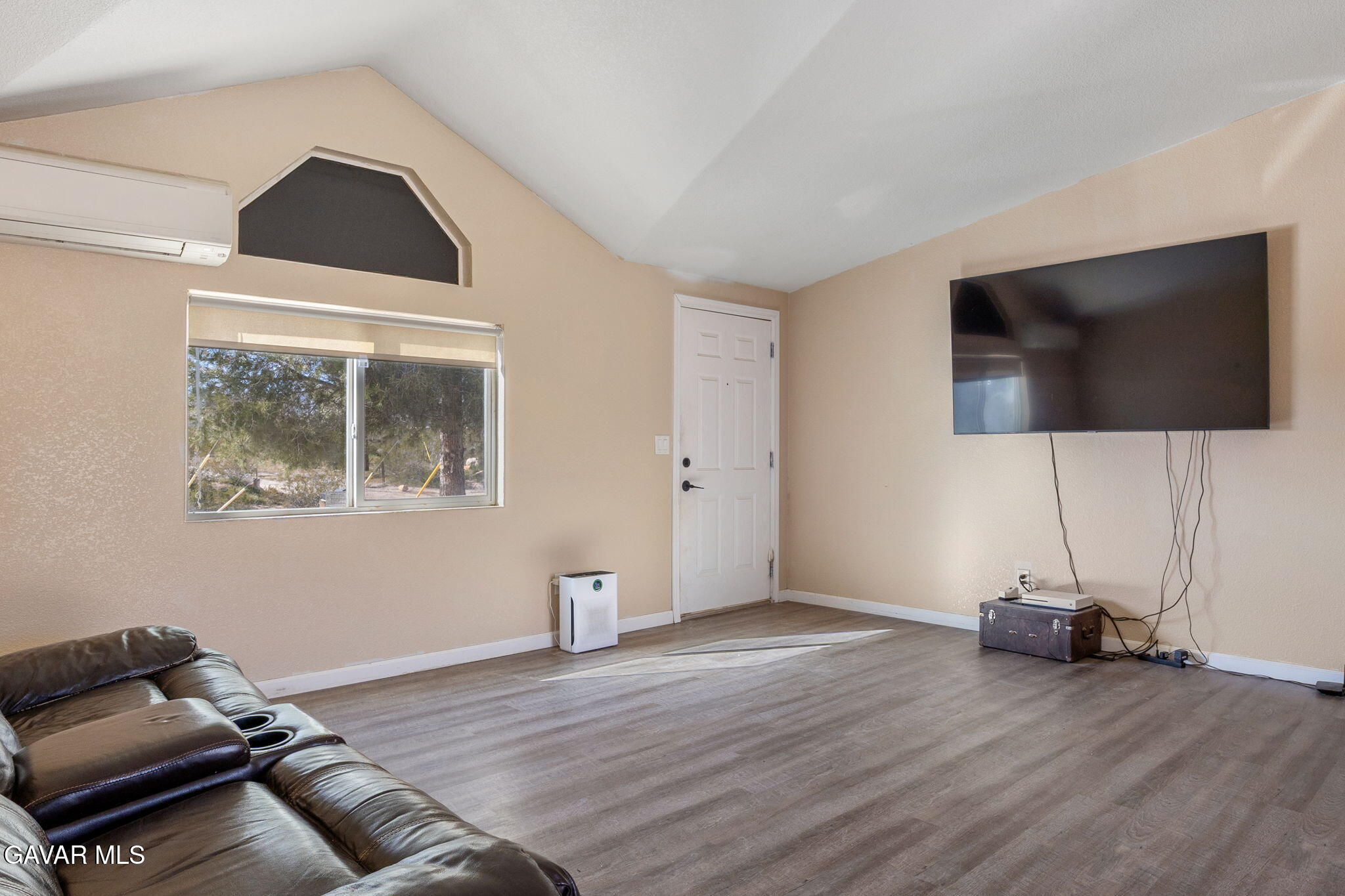 16784 Serrano Street Property Photo 5