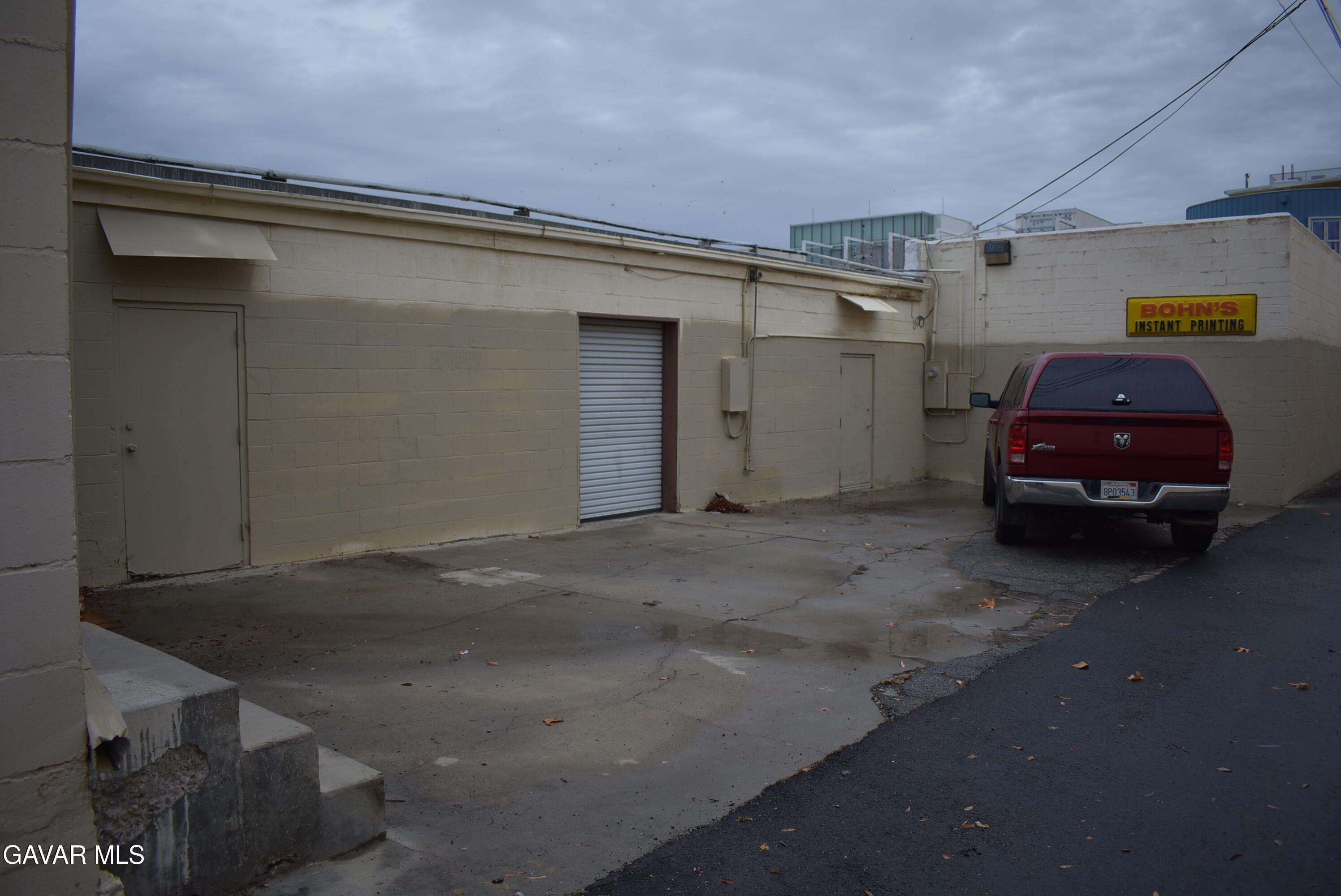 656 W Lancaster Boulevard Property Photo 29