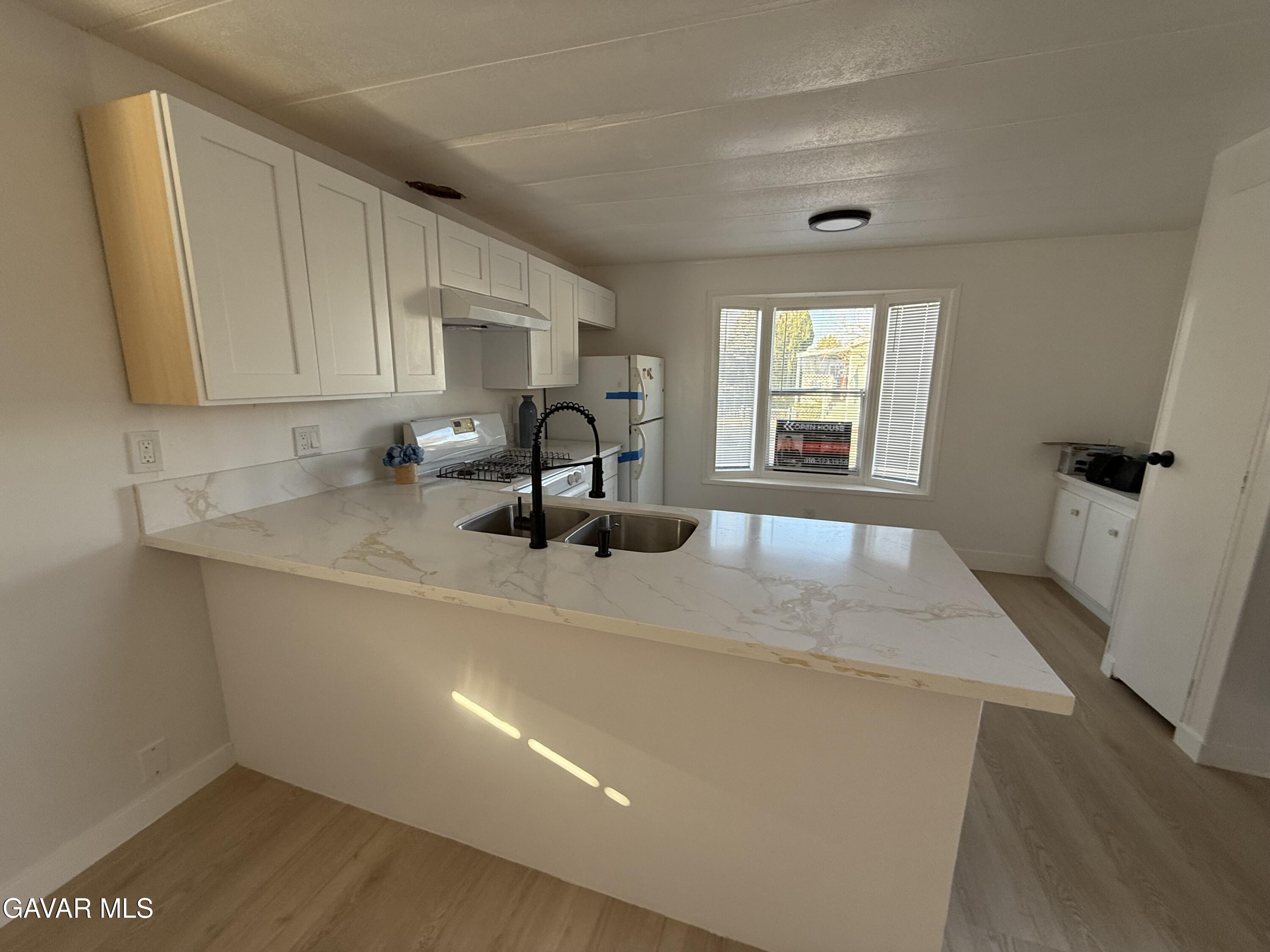 4209 W Rosamond Blvd, 75 Property Photo 5