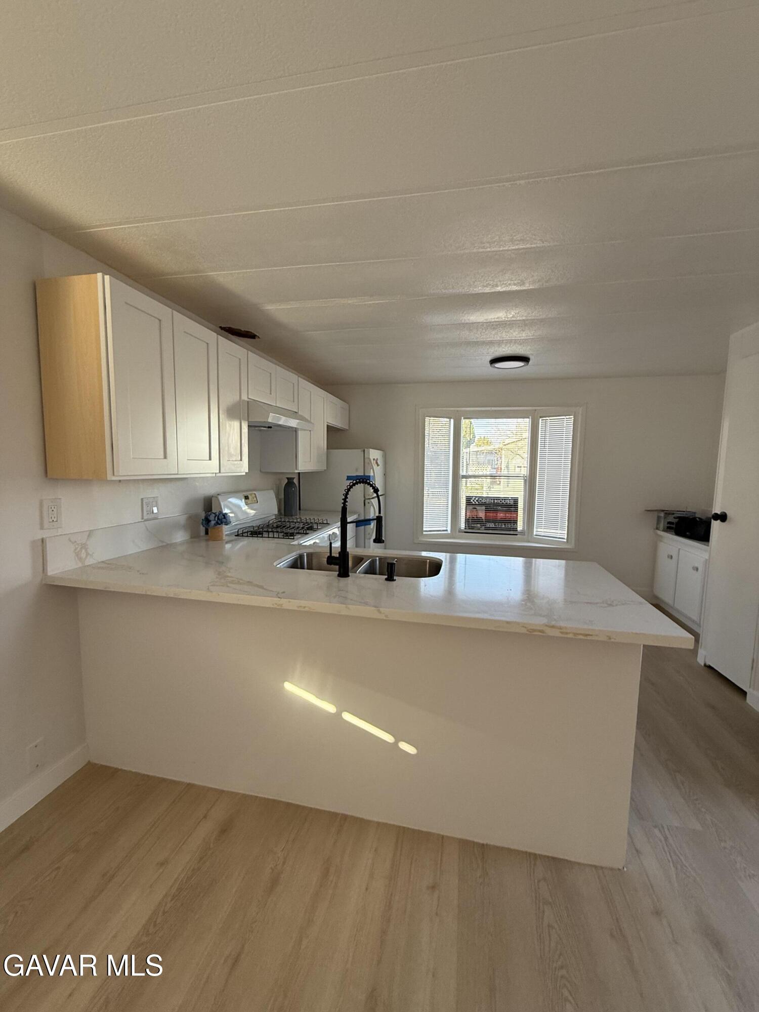 4209 W Rosamond Blvd, 75 Property Photo 6