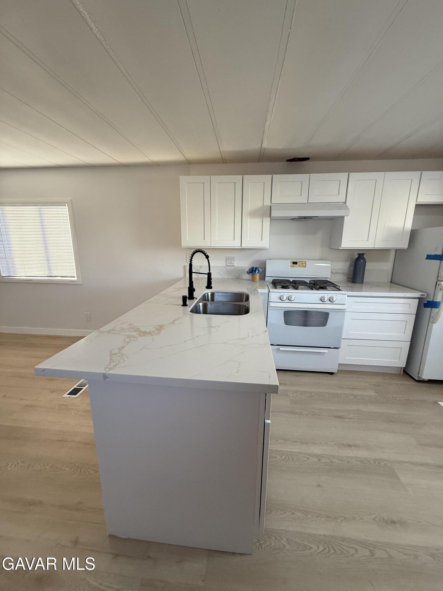4209 W Rosamond Blvd, 75 Property Photo 8