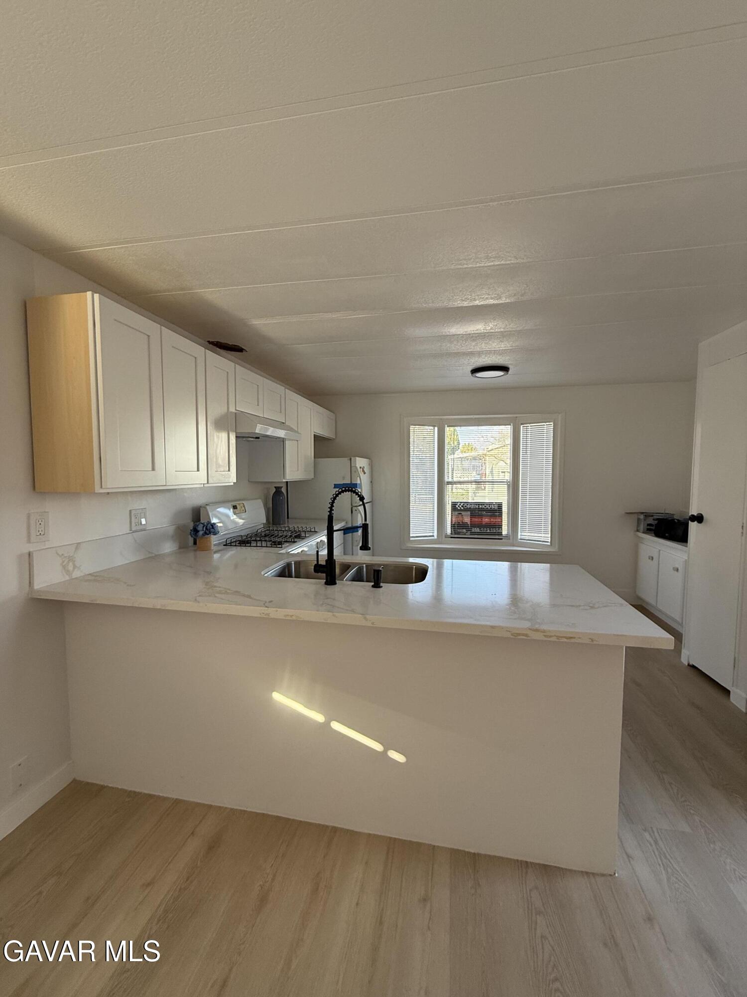 4209 W Rosamond Blvd, 75 Property Photo 9