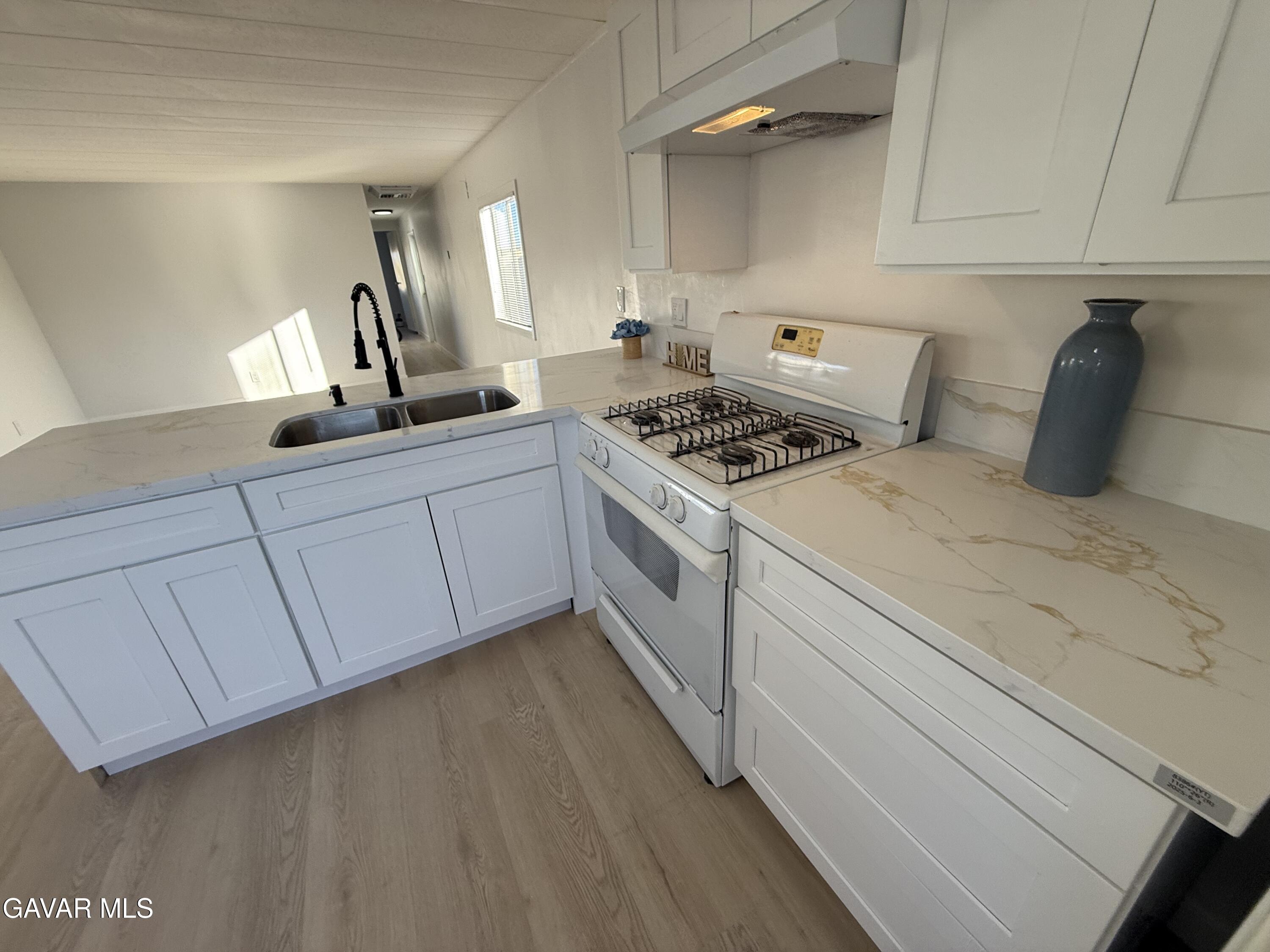 4209 W Rosamond Blvd, 75 Property Photo 10