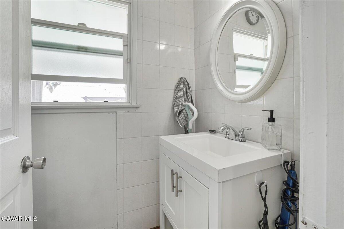 16038 Devonshire Street Property Photo 14