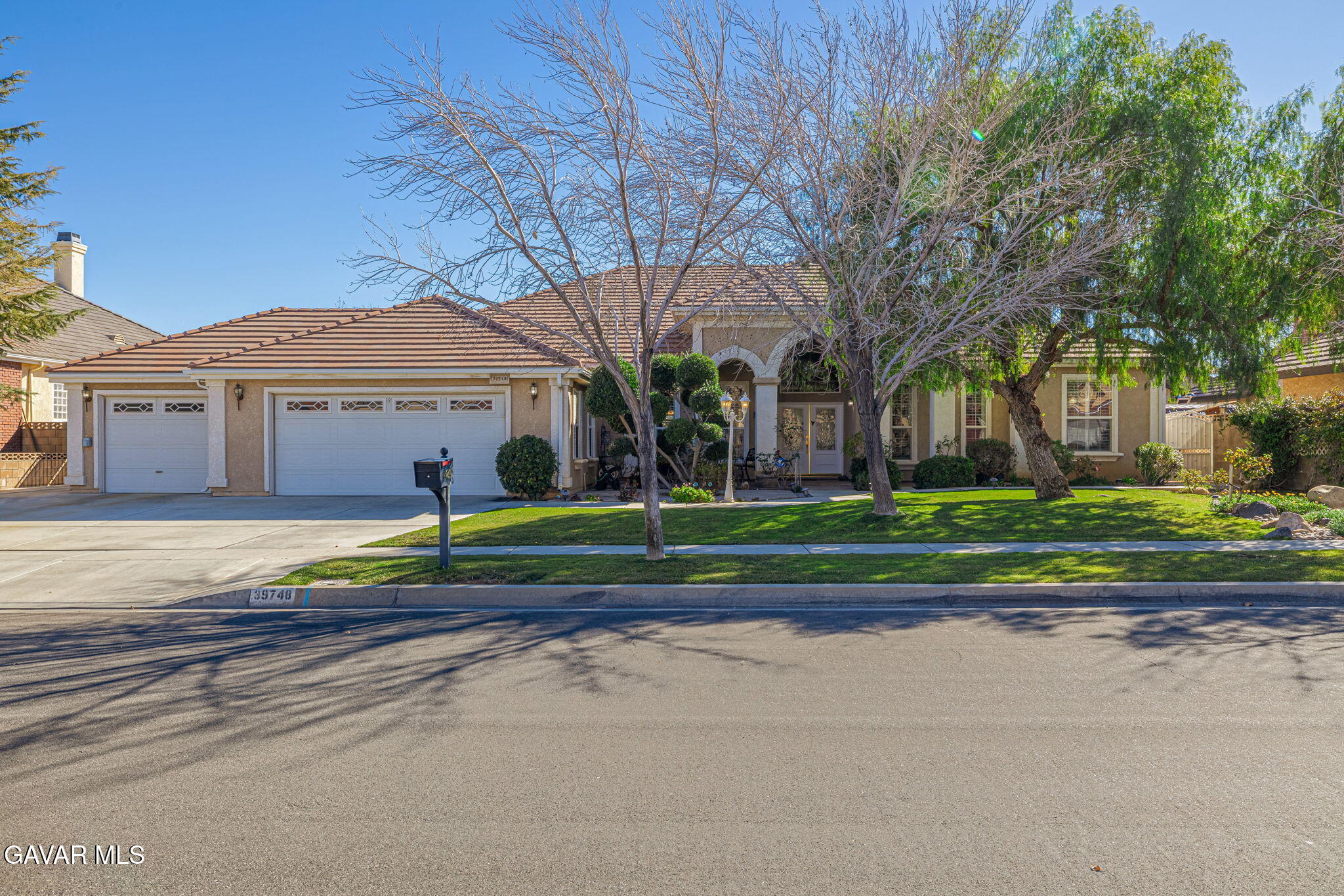 39748 Golfers Drive Property Photo 1