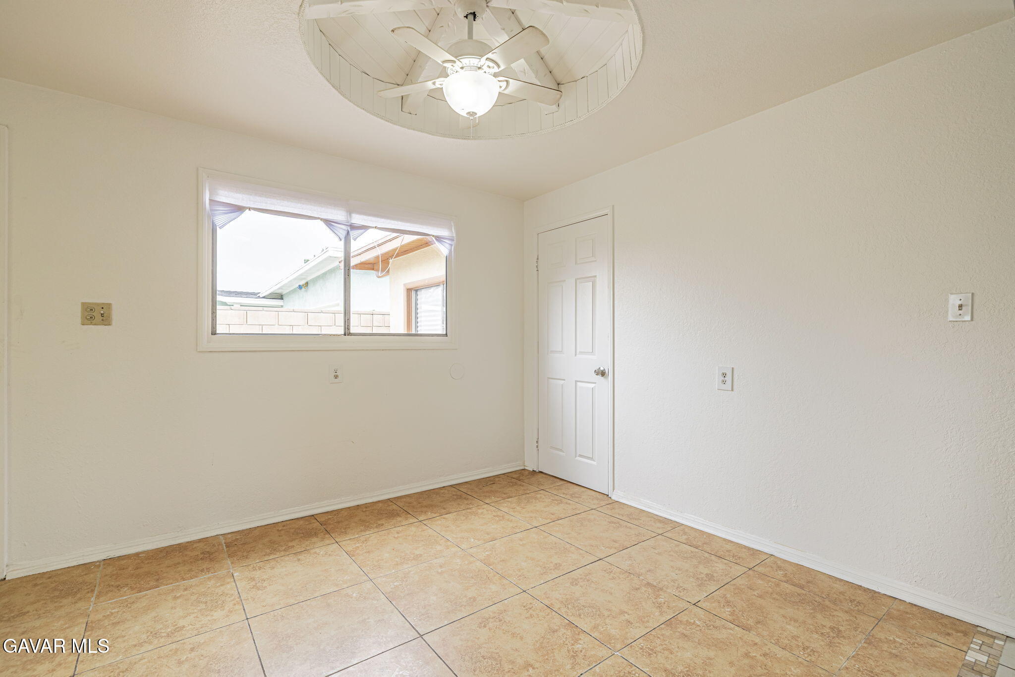 1238 W H15 Property Photo 12