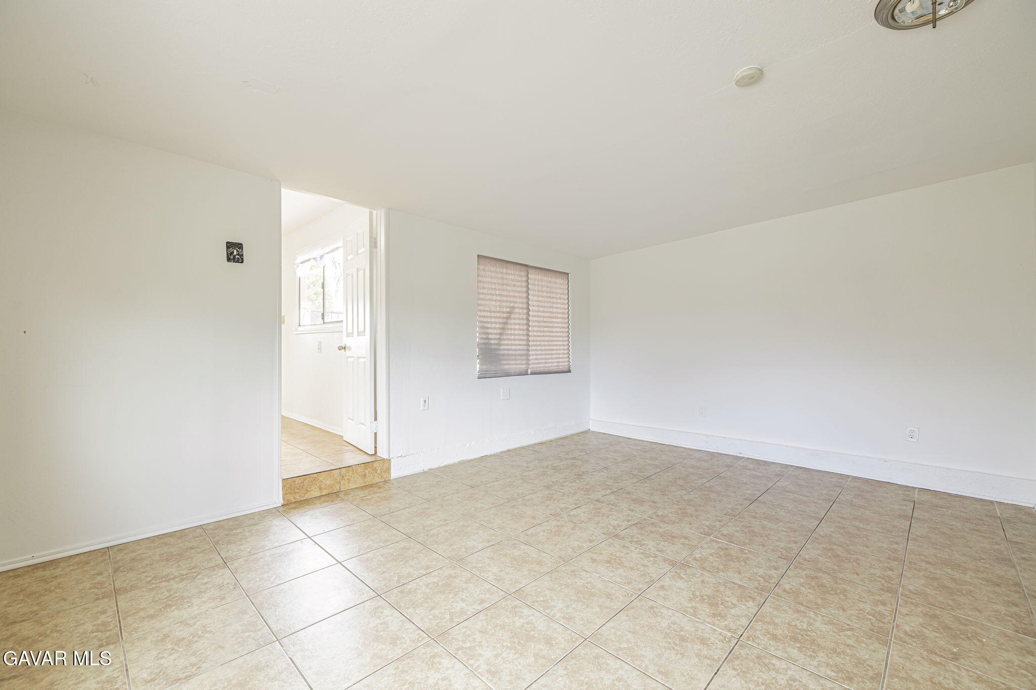 1238 W H15 Property Photo 18