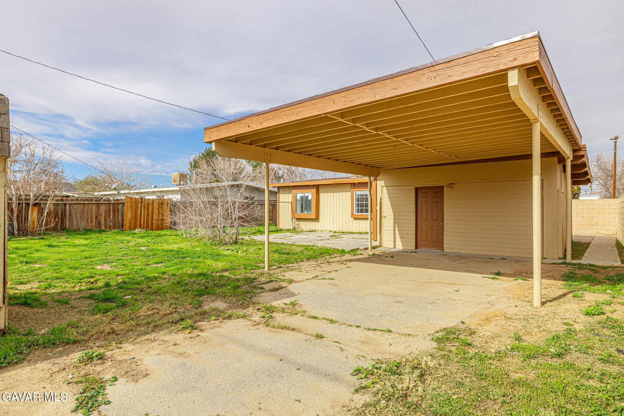 1238 W H15 Property Photo 32