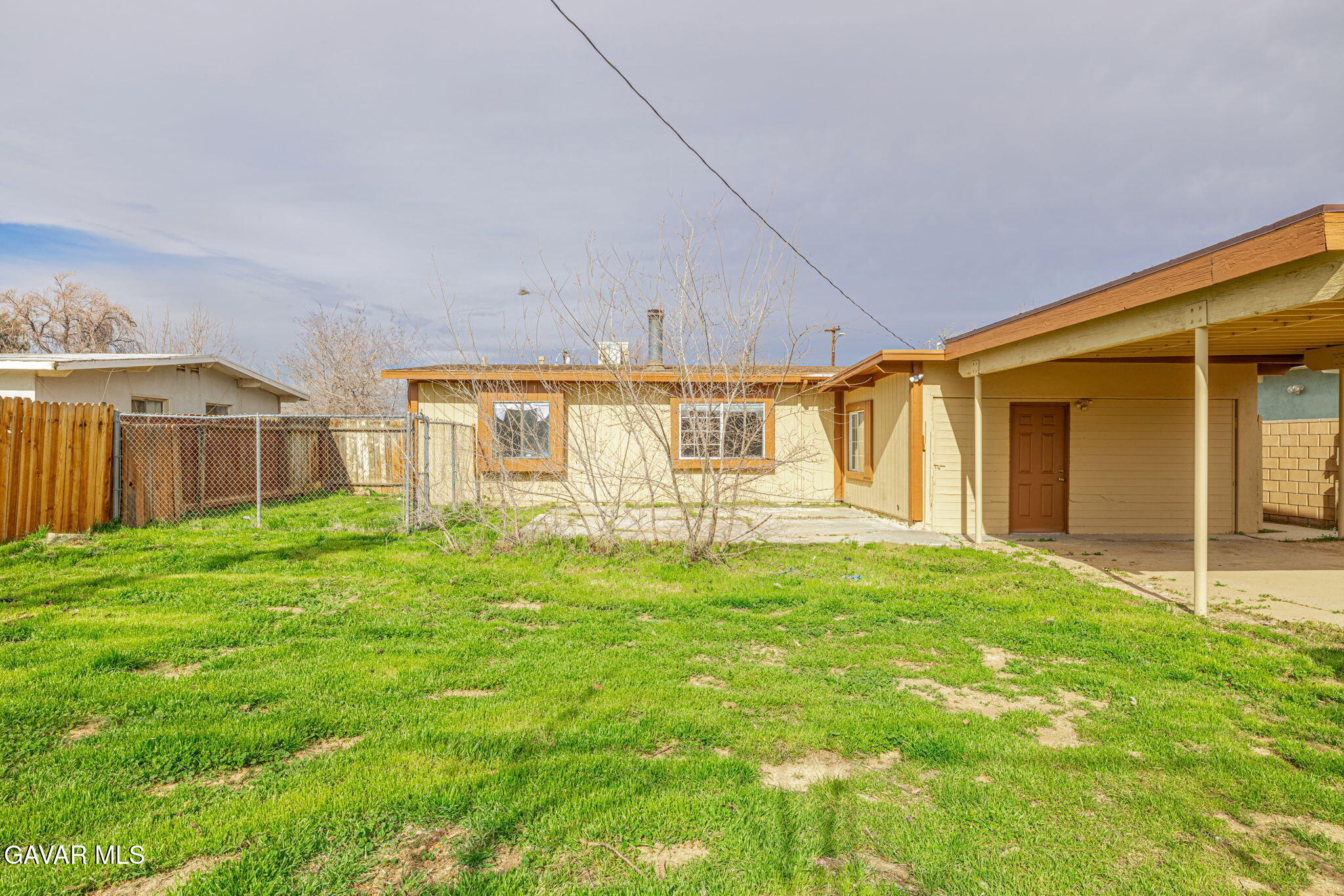 1238 W H15 Property Photo 35