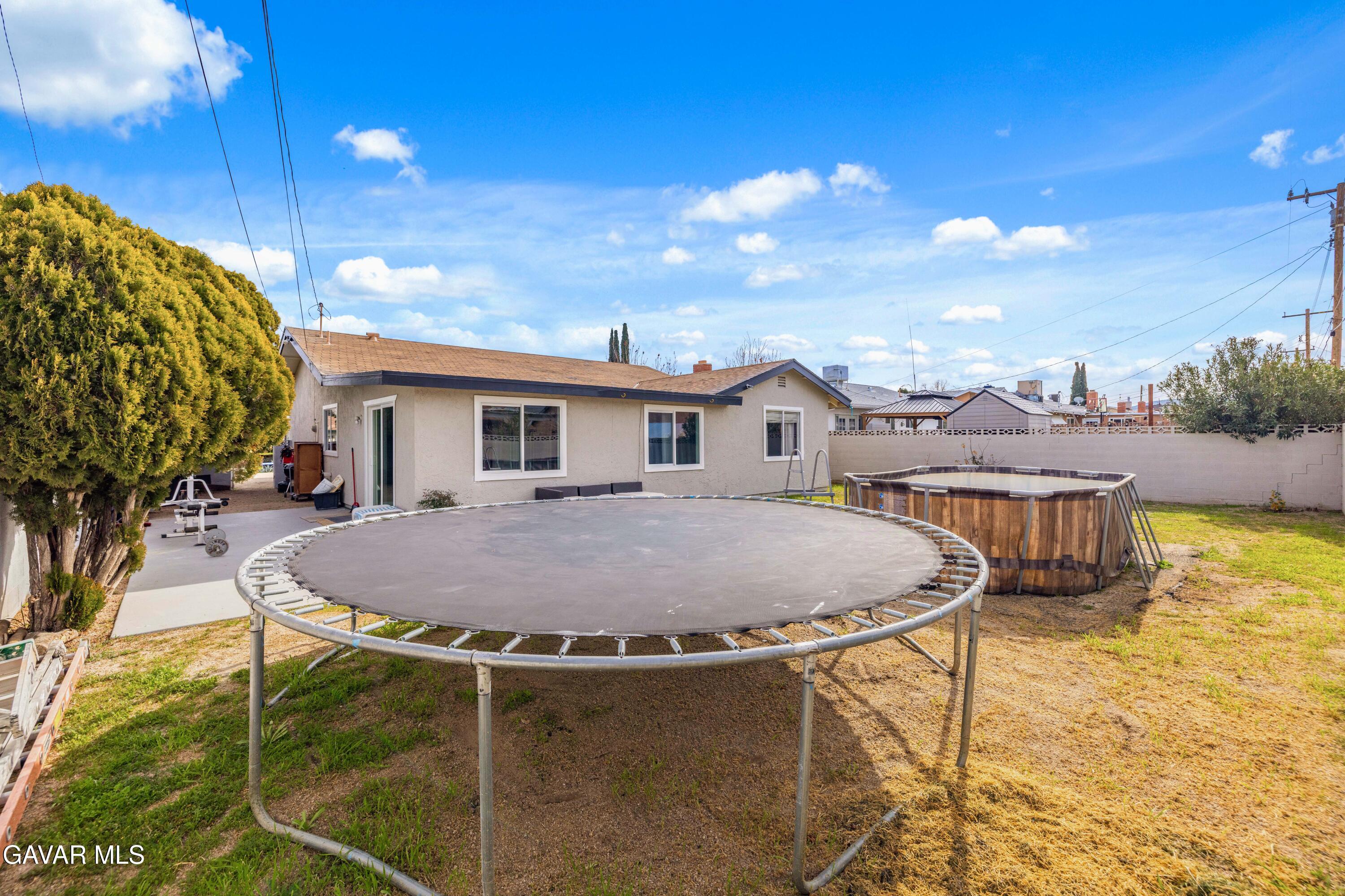38511 Carolside Avenue Property Photo 25