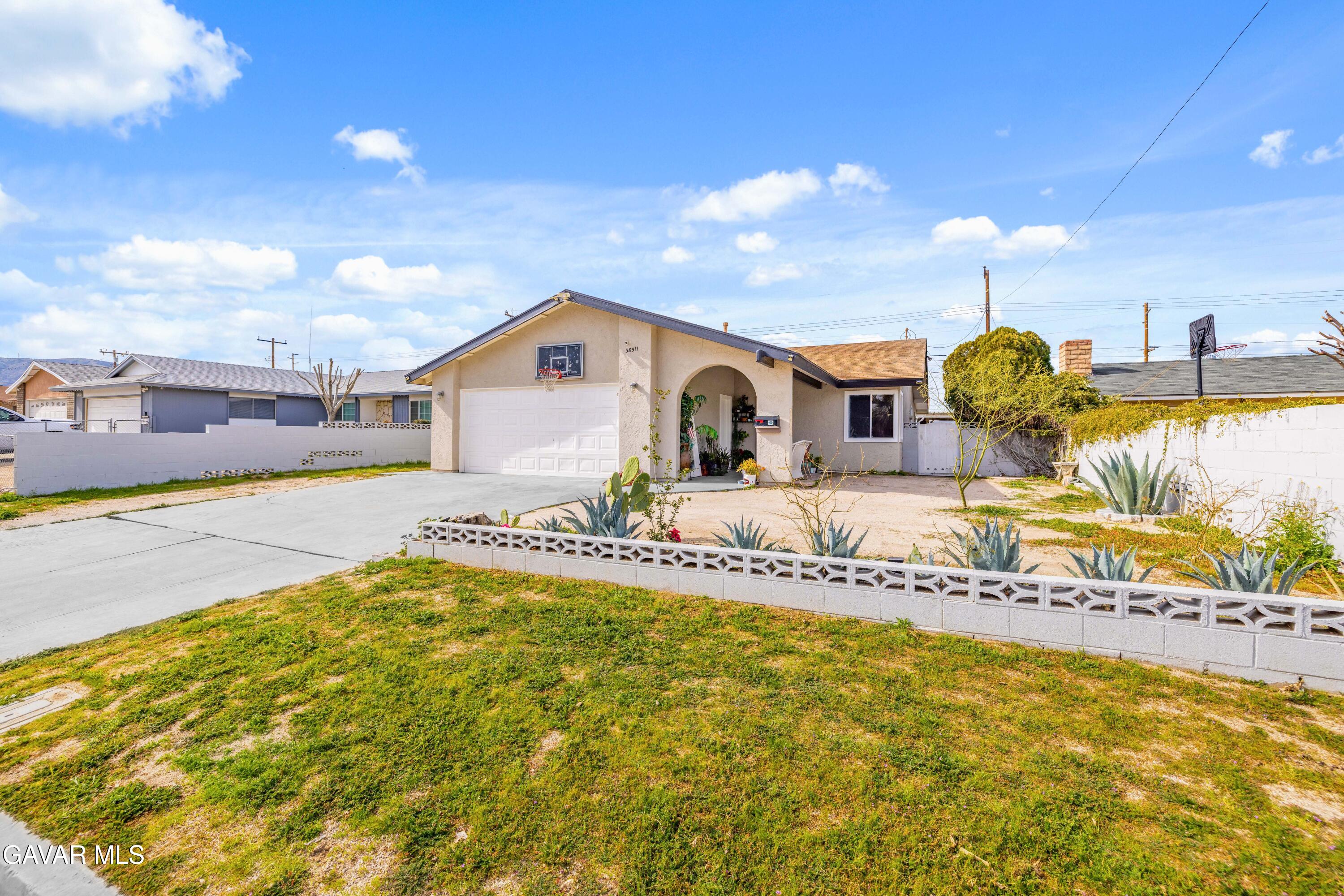 38511 Carolside Avenue Property Photo 26
