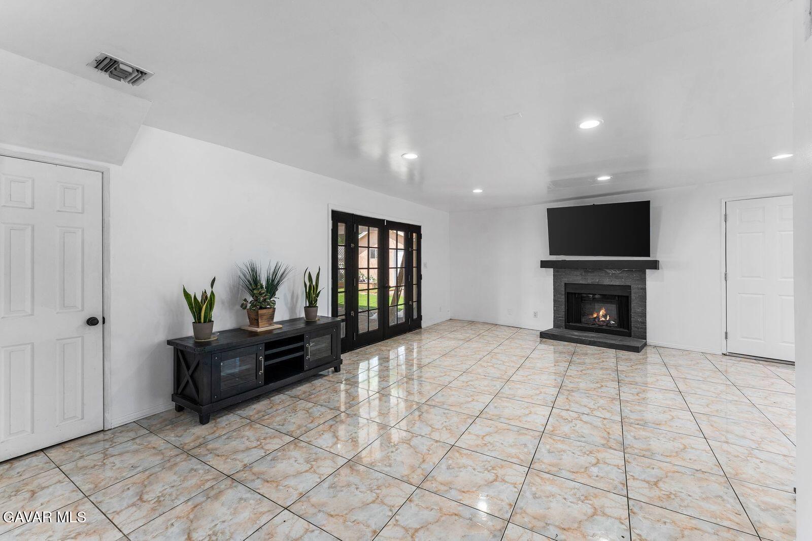 7431 Vanalden Avenue Property Photo 9