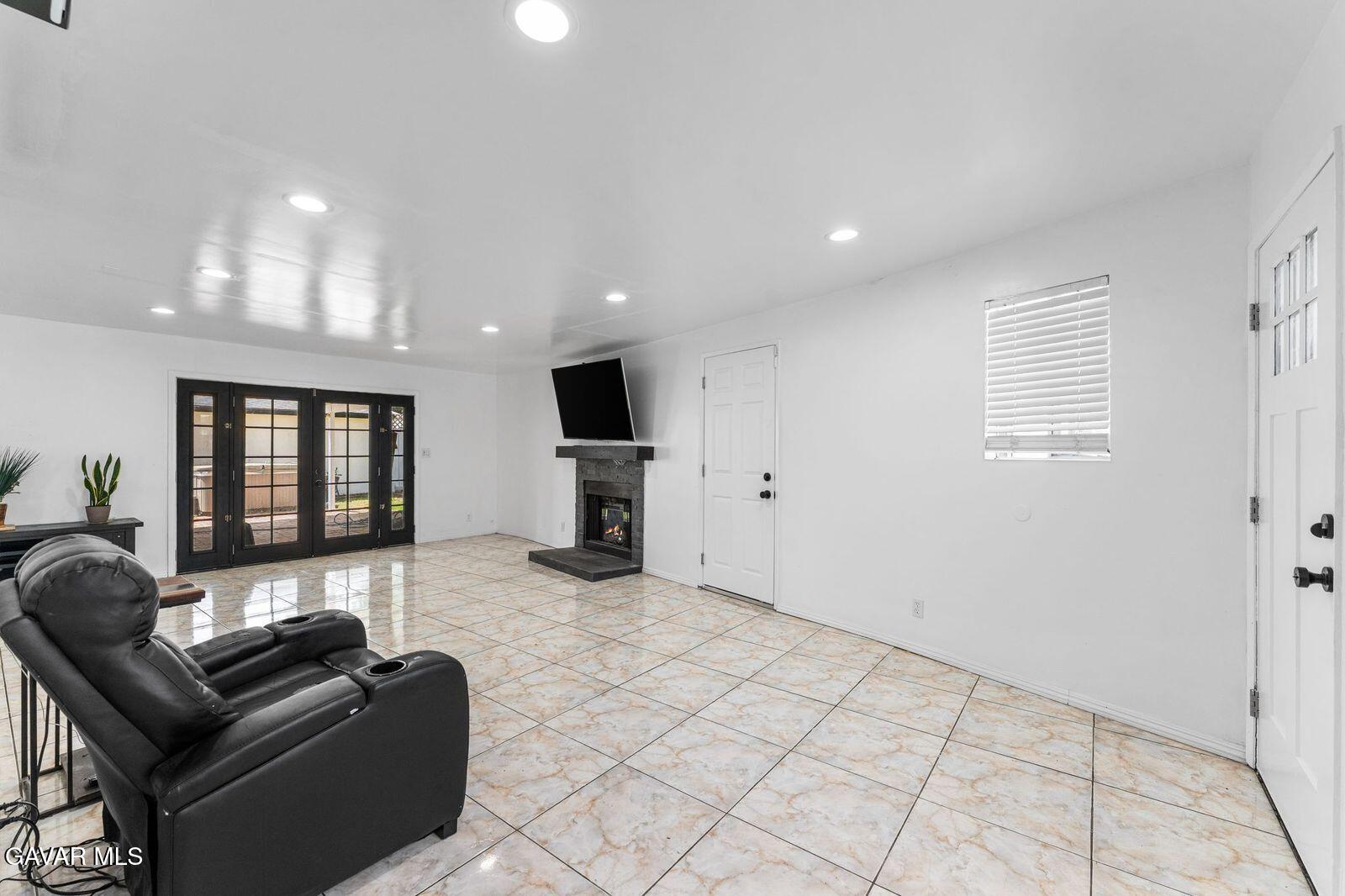 7431 Vanalden Avenue Property Photo 14