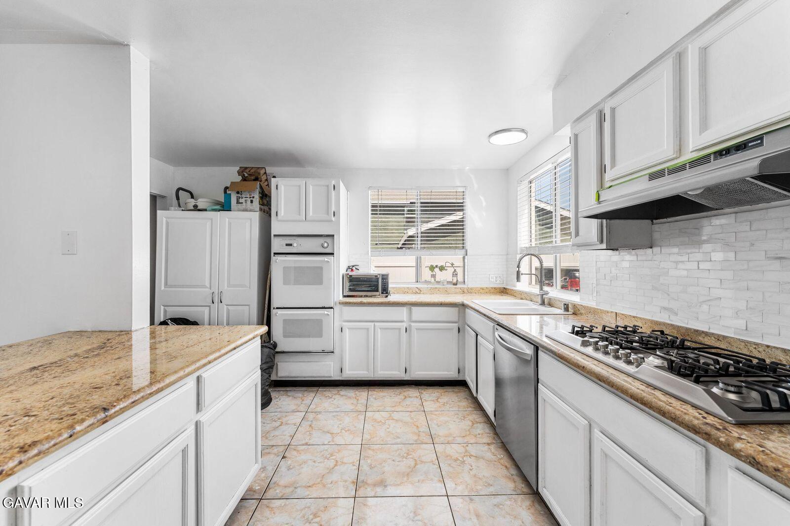 7431 Vanalden Avenue Property Photo 17
