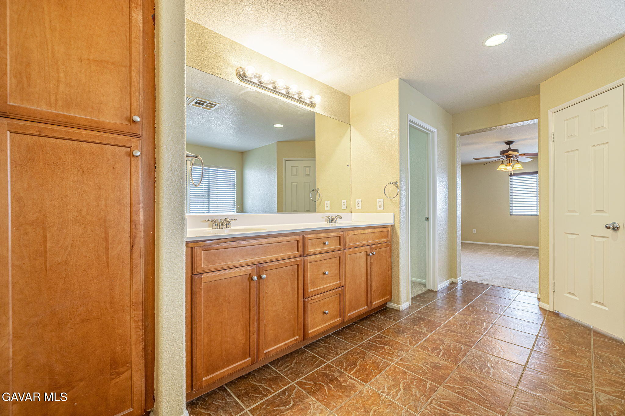 3237 Summer Breeze Avenue Property Photo 43
