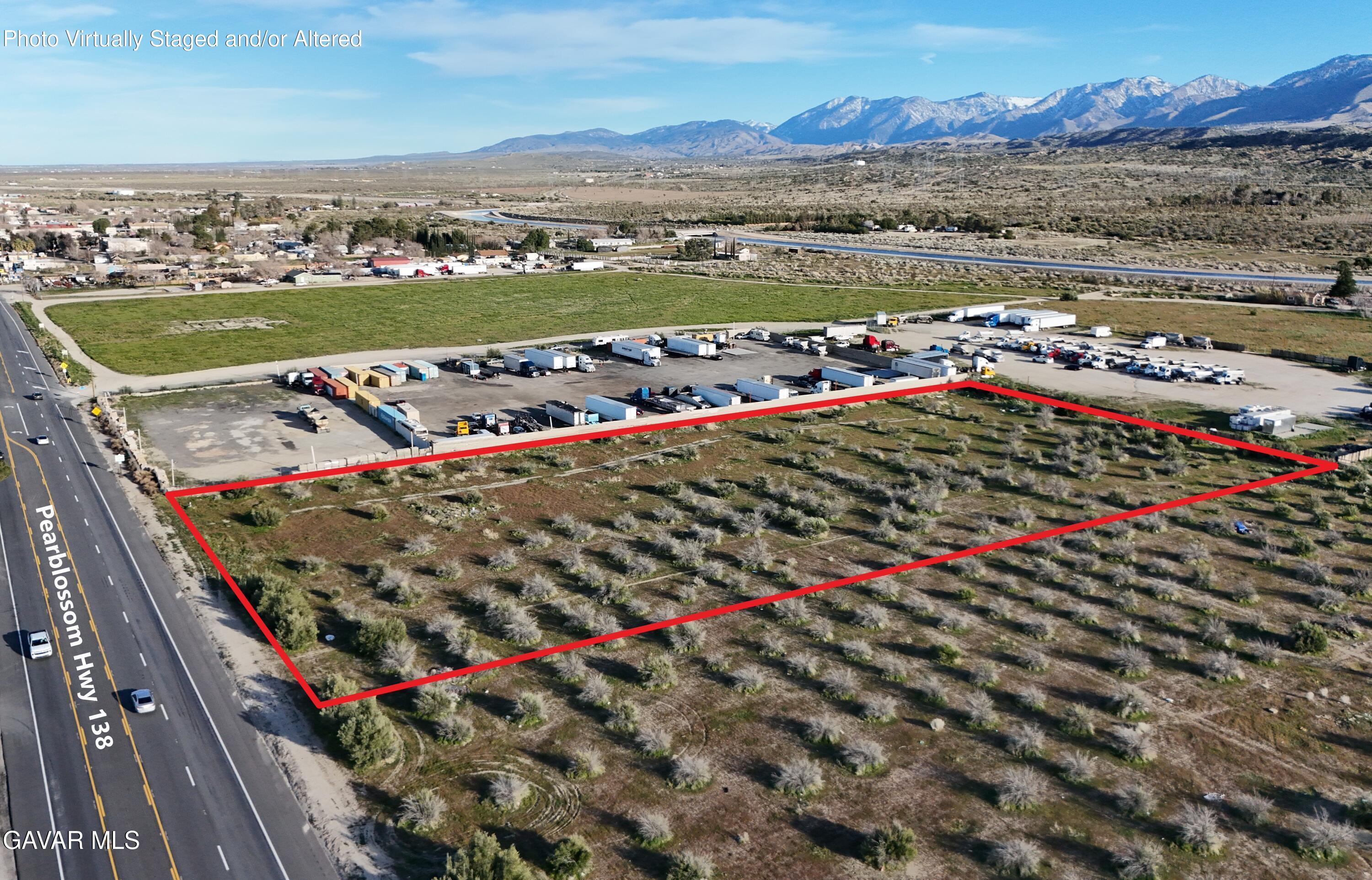 Pearblossom Hwy Property Photo 3