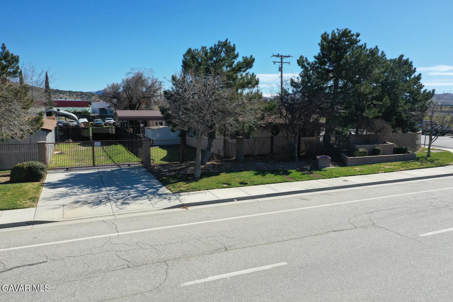 100 N Dennison Road Property Photo 8
