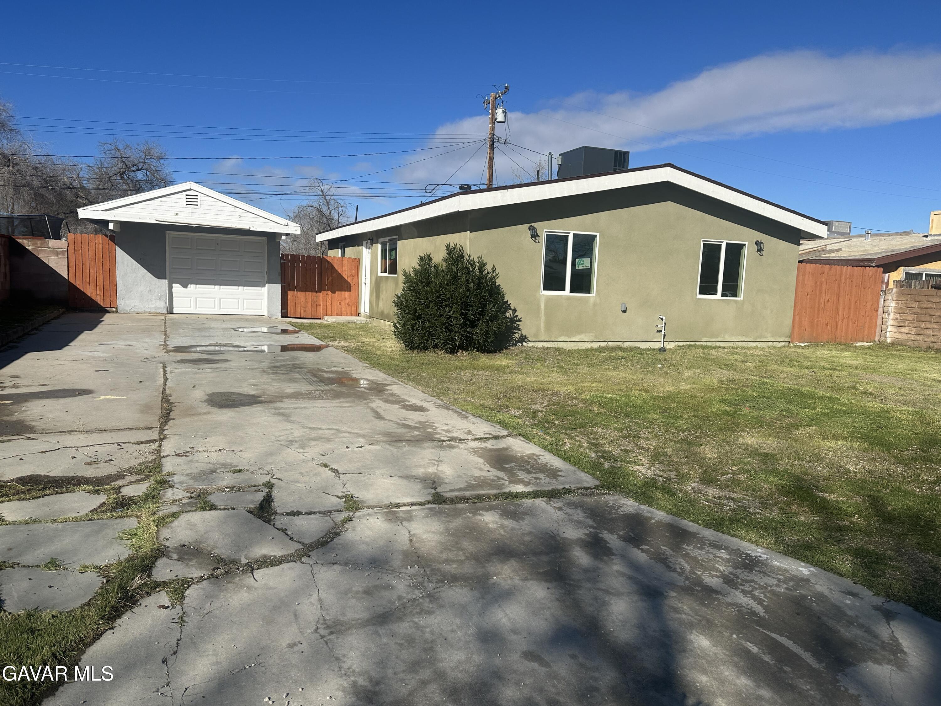 44655 E 4th Street Property Photo 1