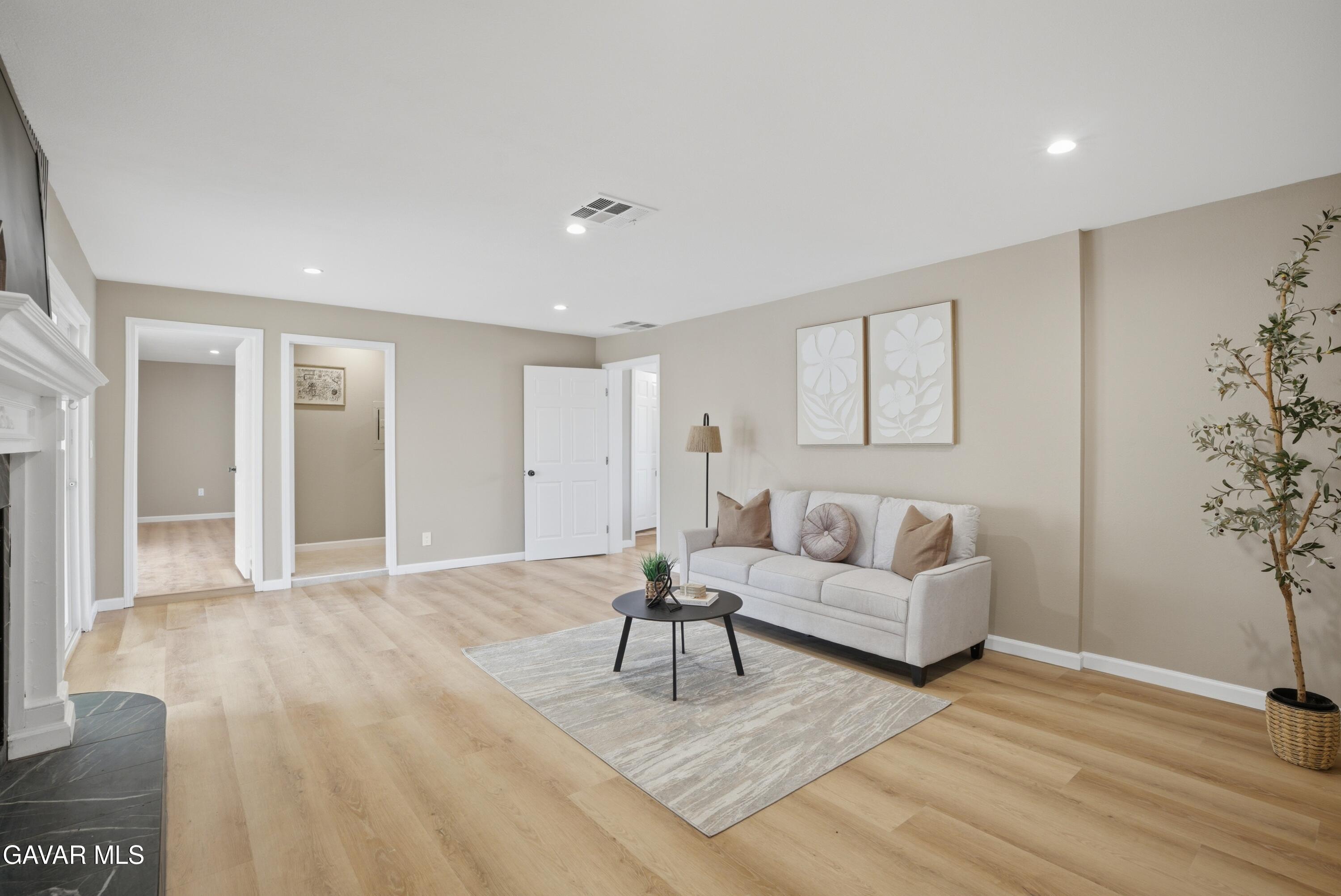 2232 W Avenue M4 Property Photo 10