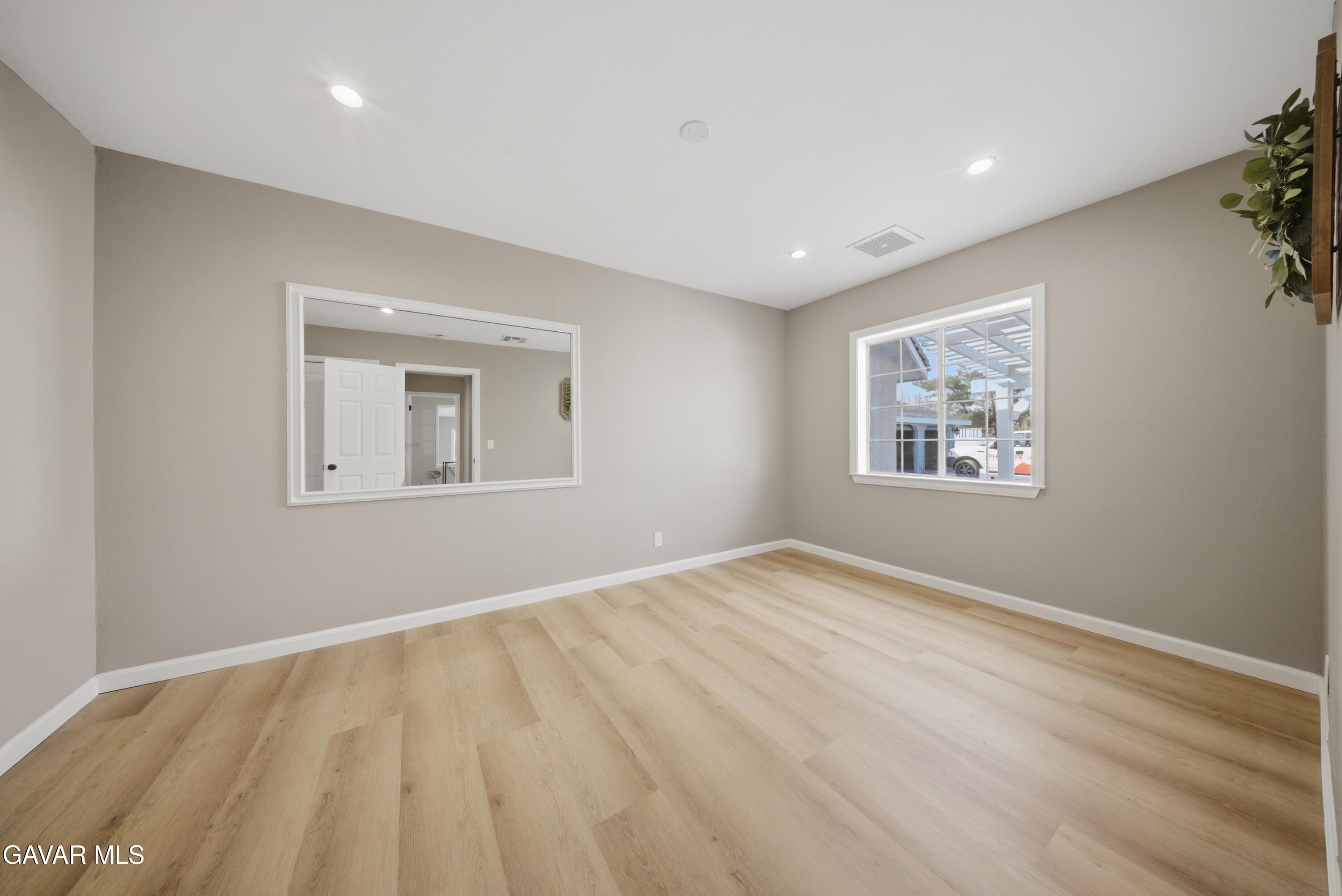 2232 W Avenue M4 Property Photo 18