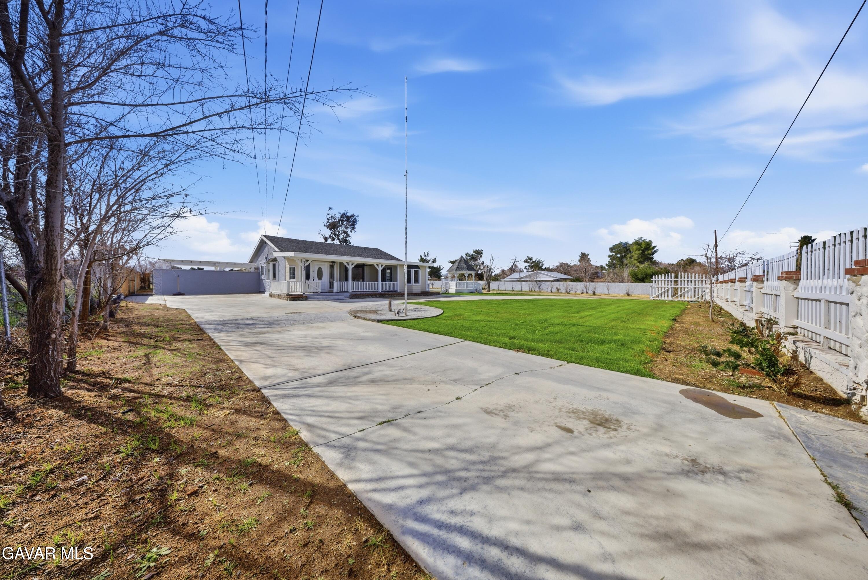 2232 W Avenue M4 Property Photo 25