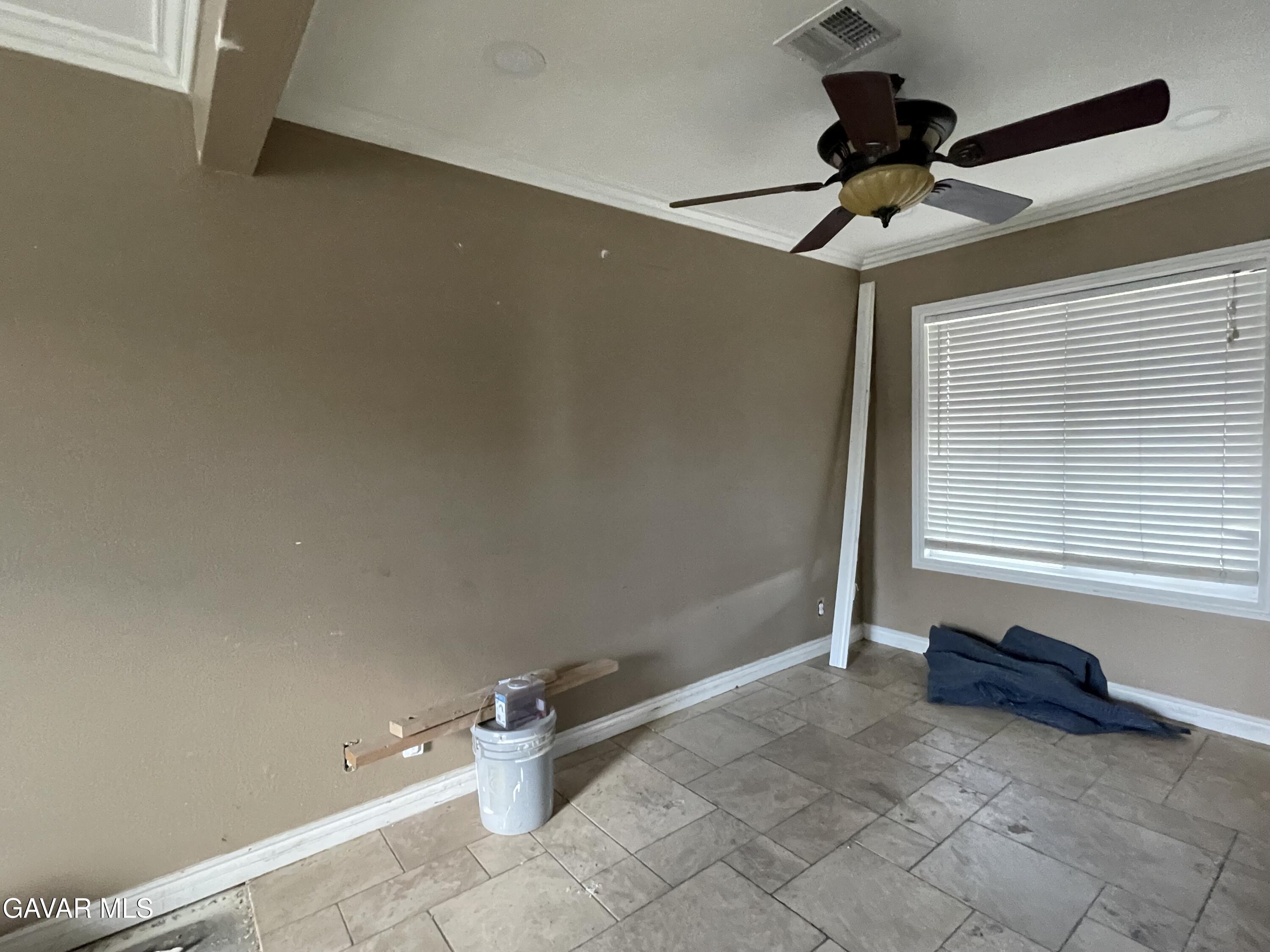 309 E Avenue J13 Property Photo 4