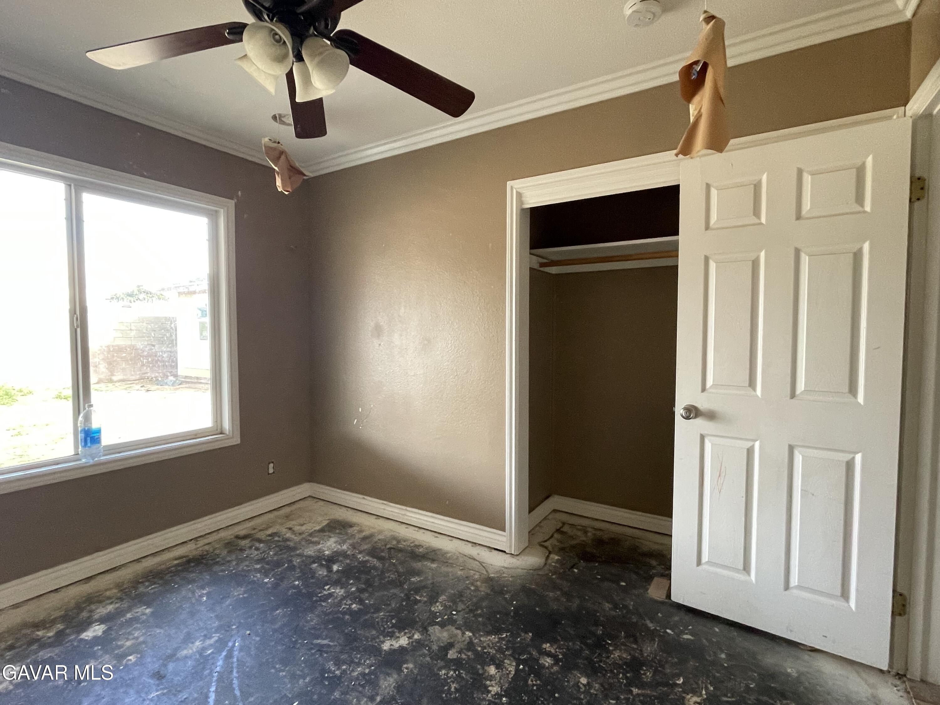 309 E Avenue J13 Property Photo 5