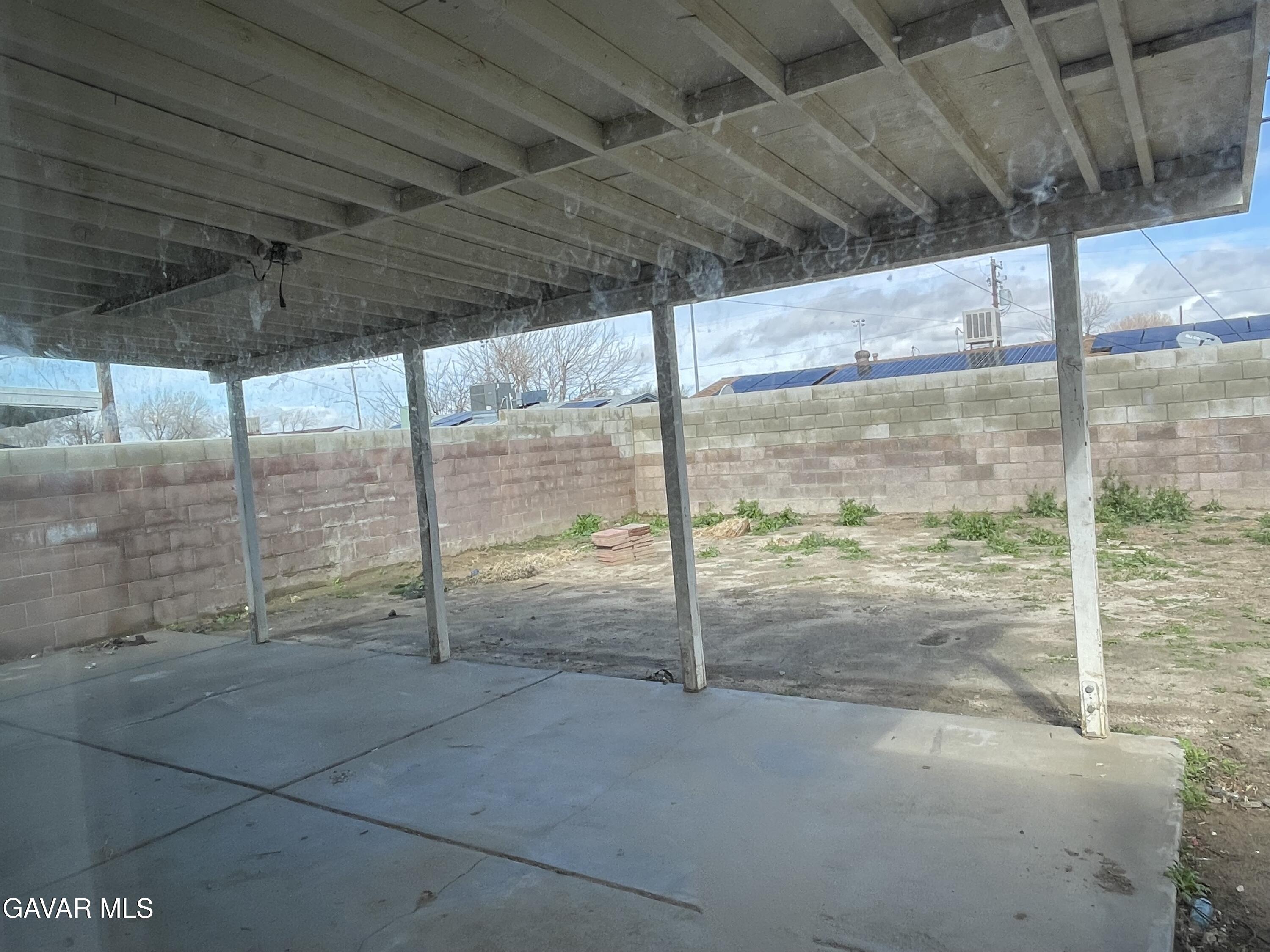 309 E Avenue J13 Property Photo 9