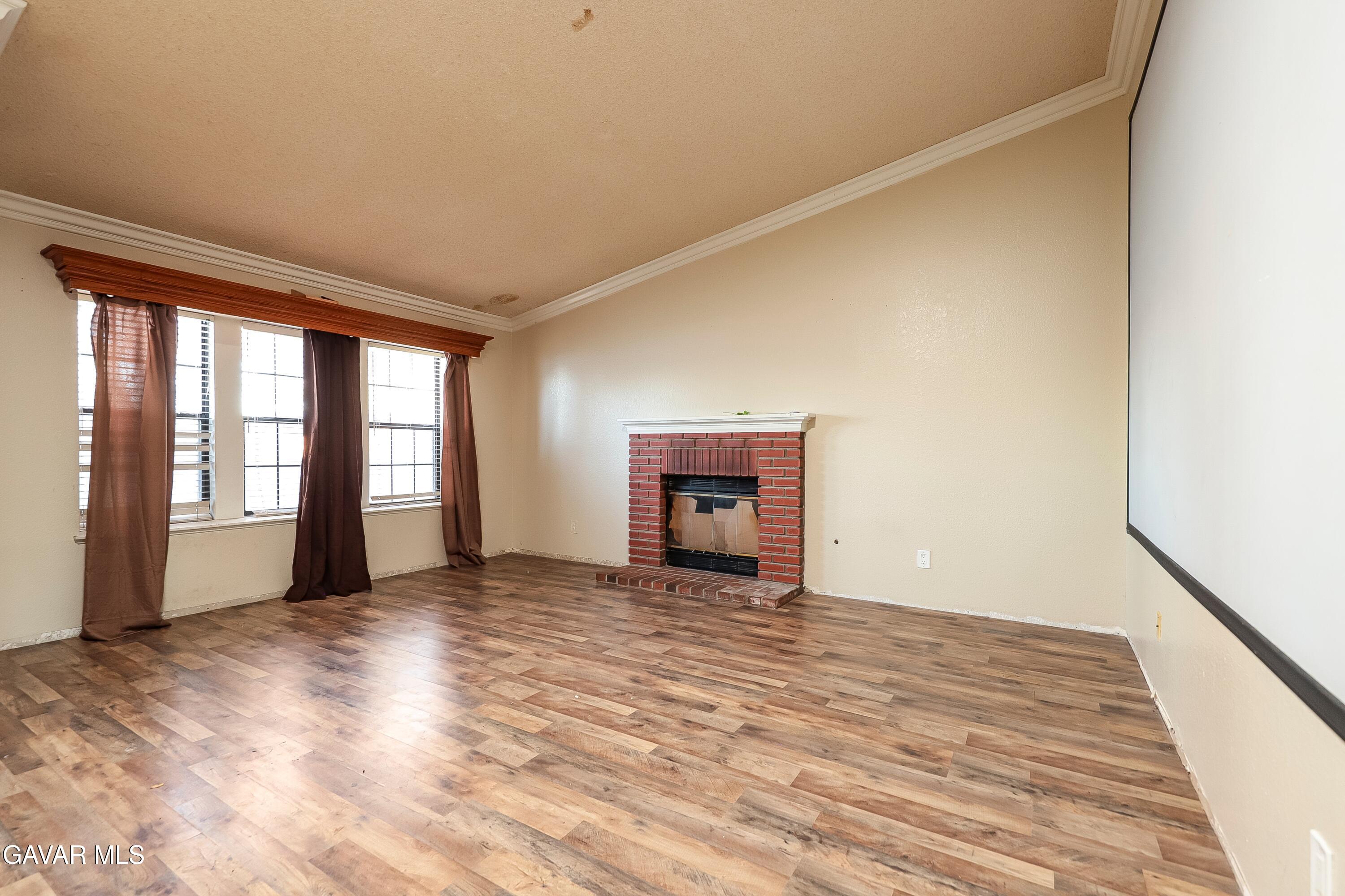 43319 W 27th Street, W Property Photo 3