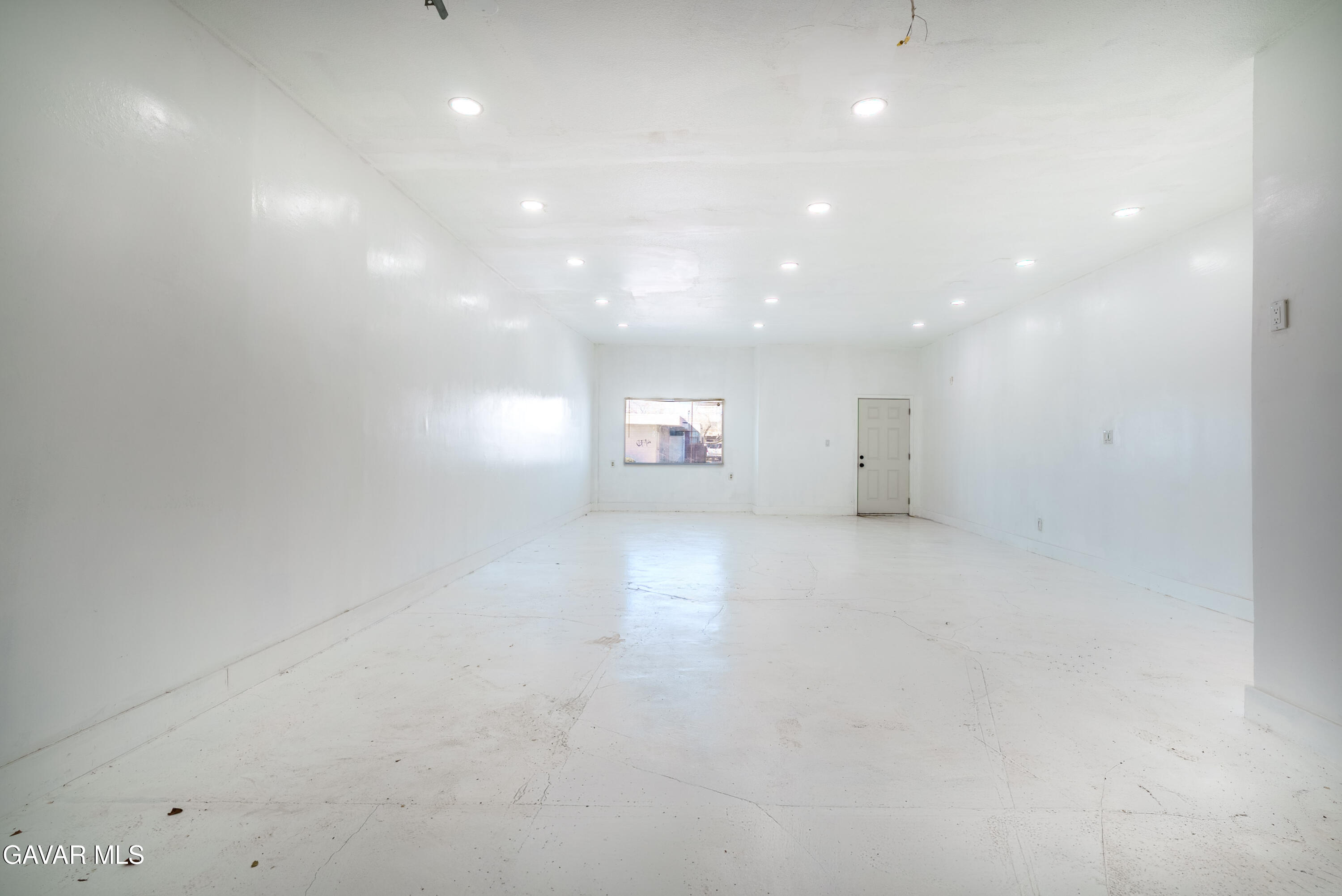 38128 6th Street Property Photo 9