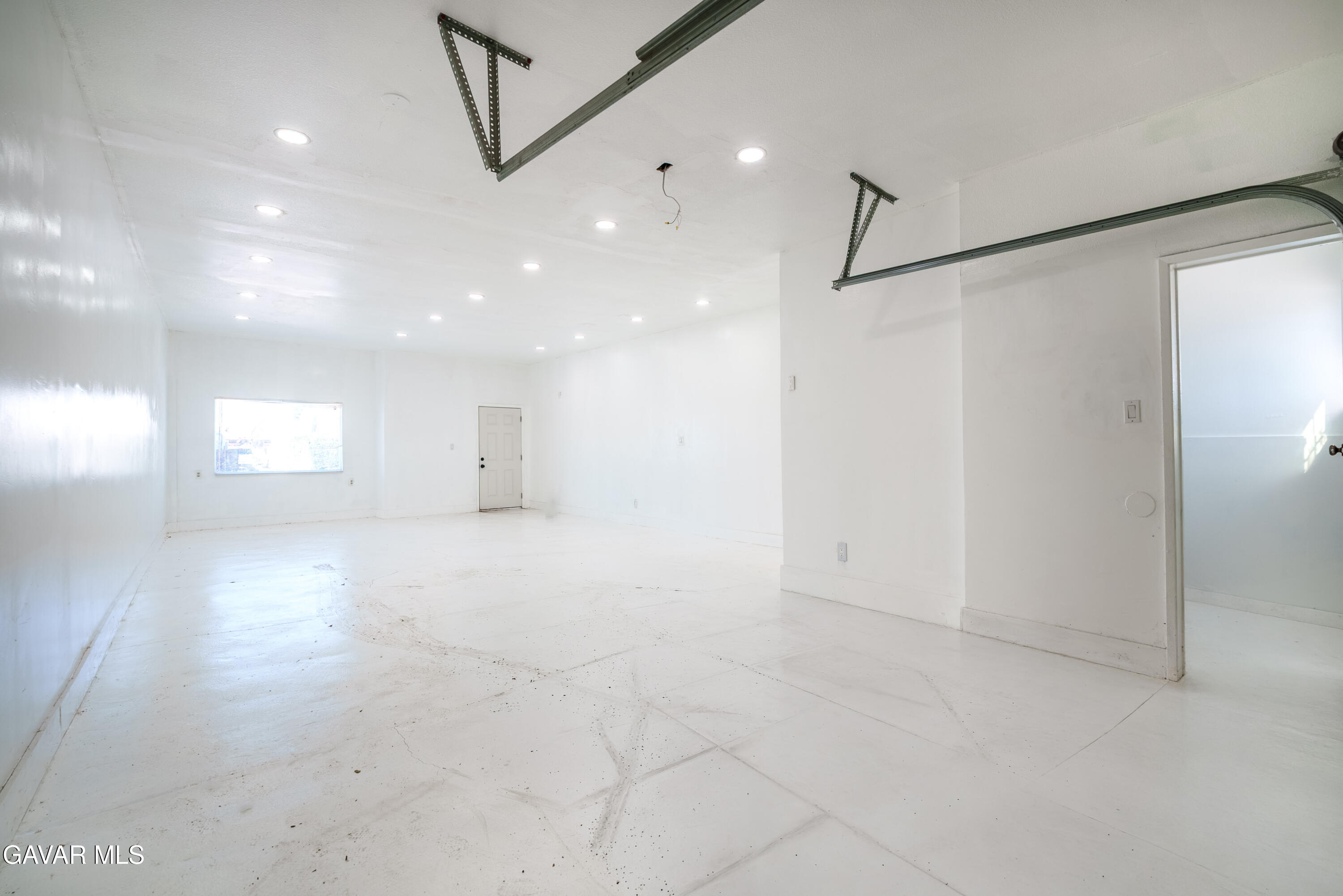38128 6th Street Property Photo 10