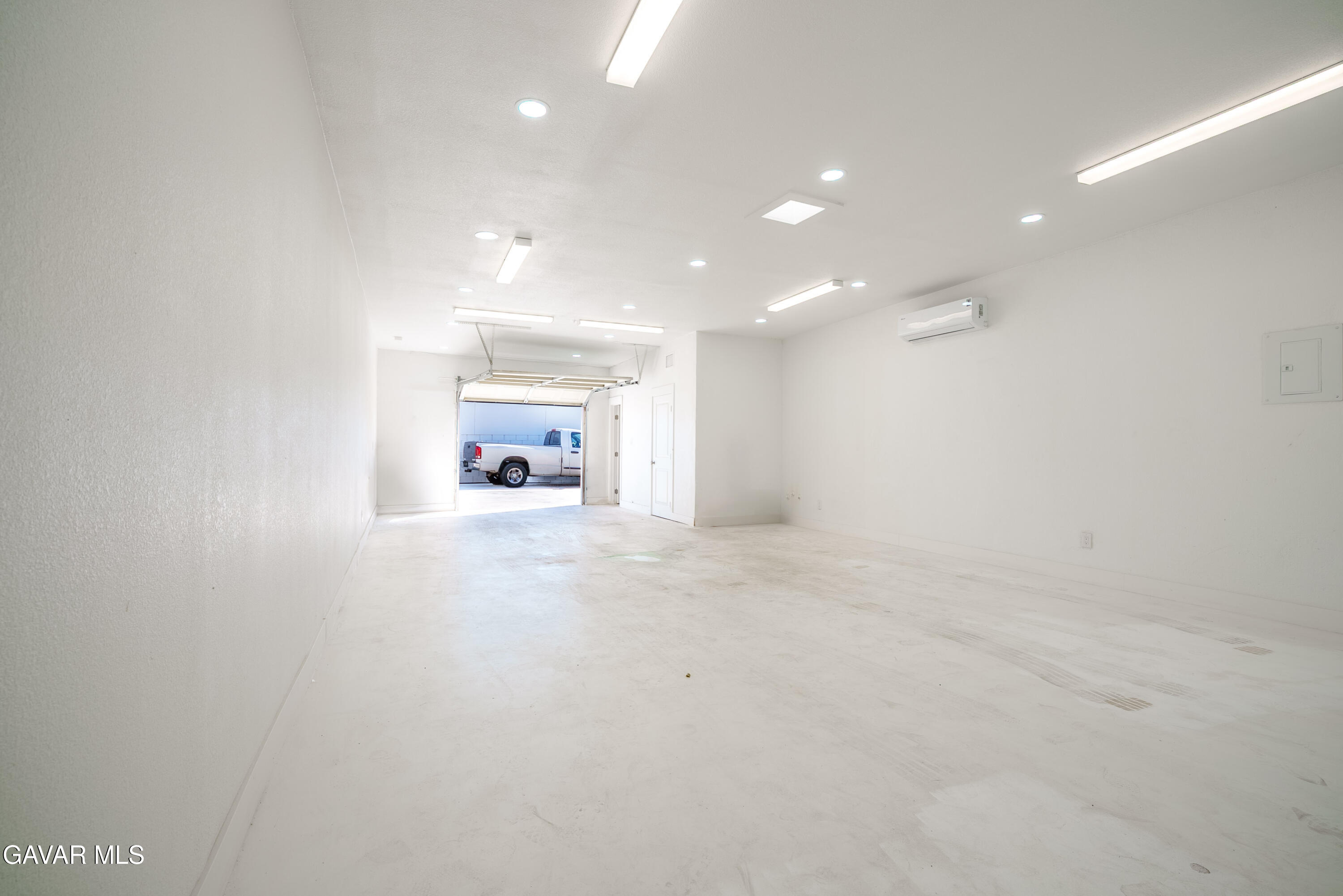 38128 6th Street Property Photo 15