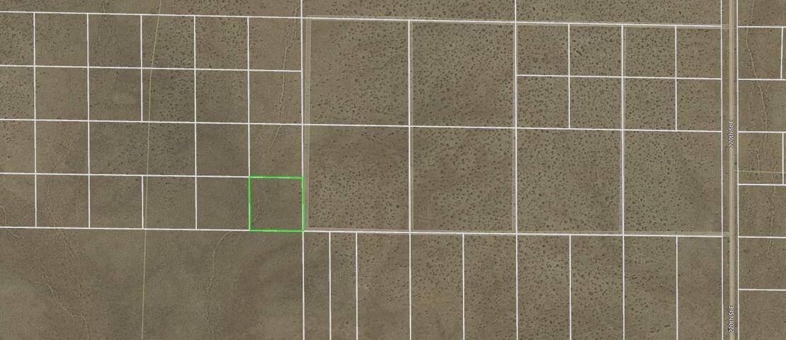 Vic Ave E12 & 215th St E Property Photo 5