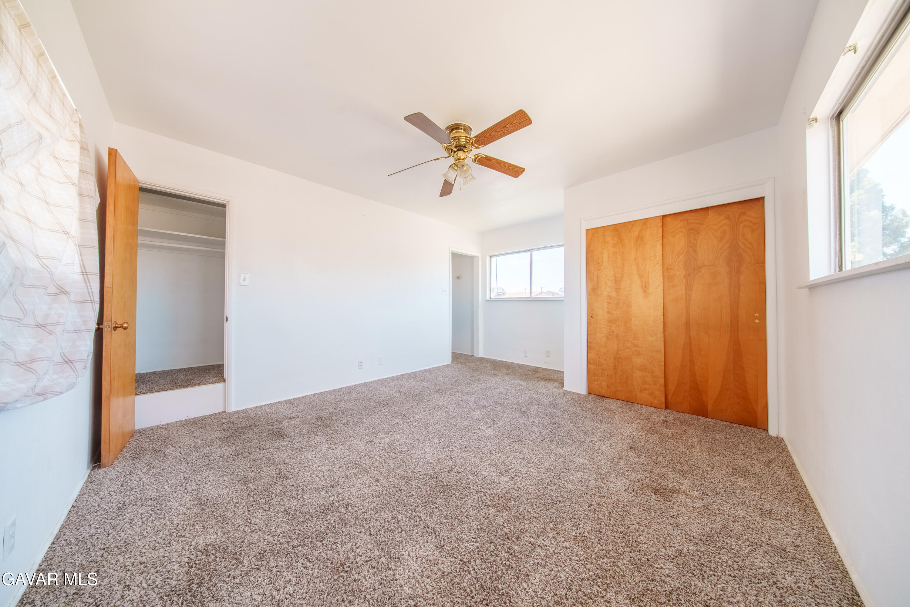 2709 Peerless Avenue Property Photo 12