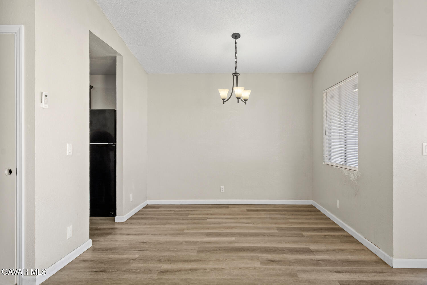 44053 Canyon Way Property Photo 6