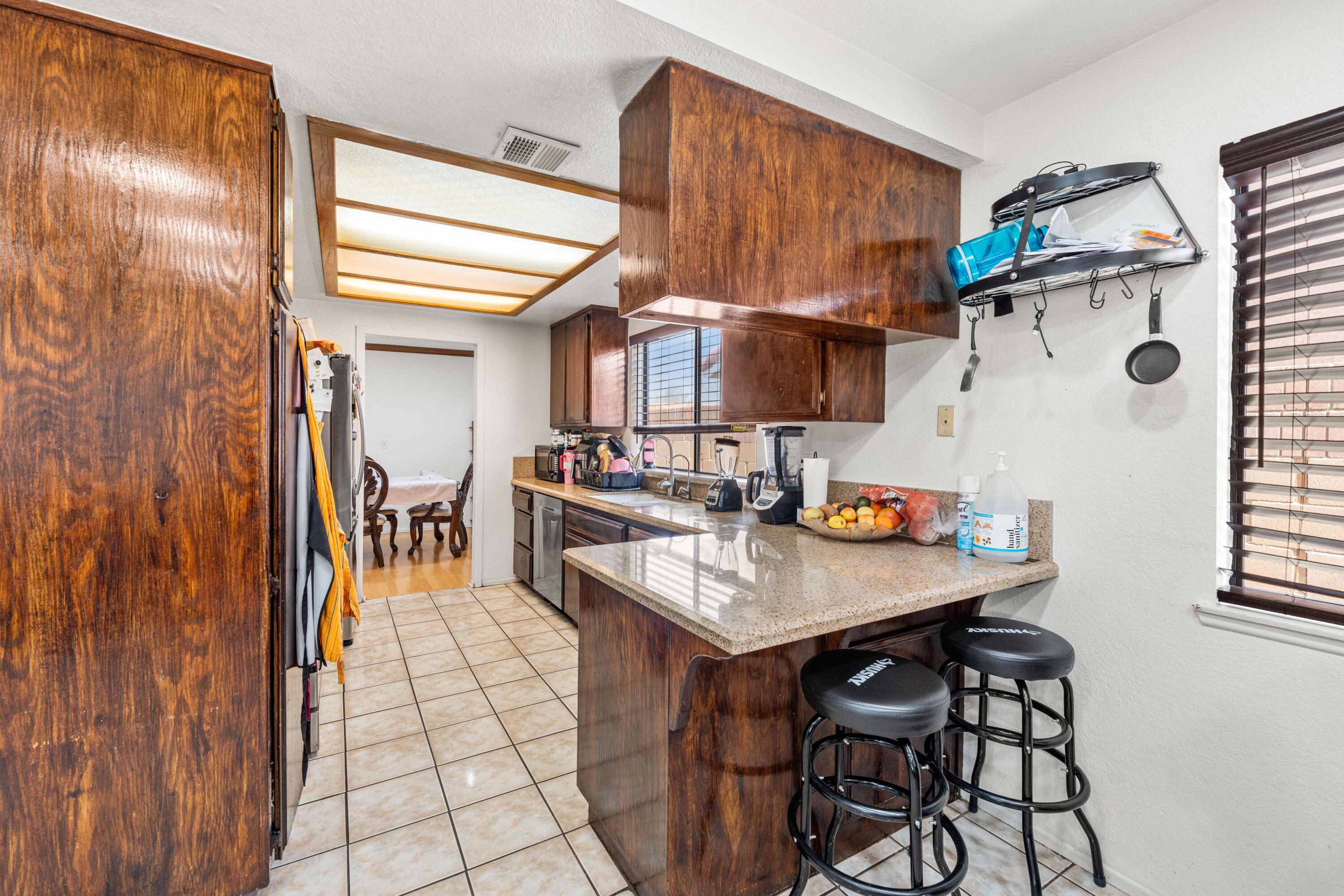 1827 Louise Avenue Property Photo 6