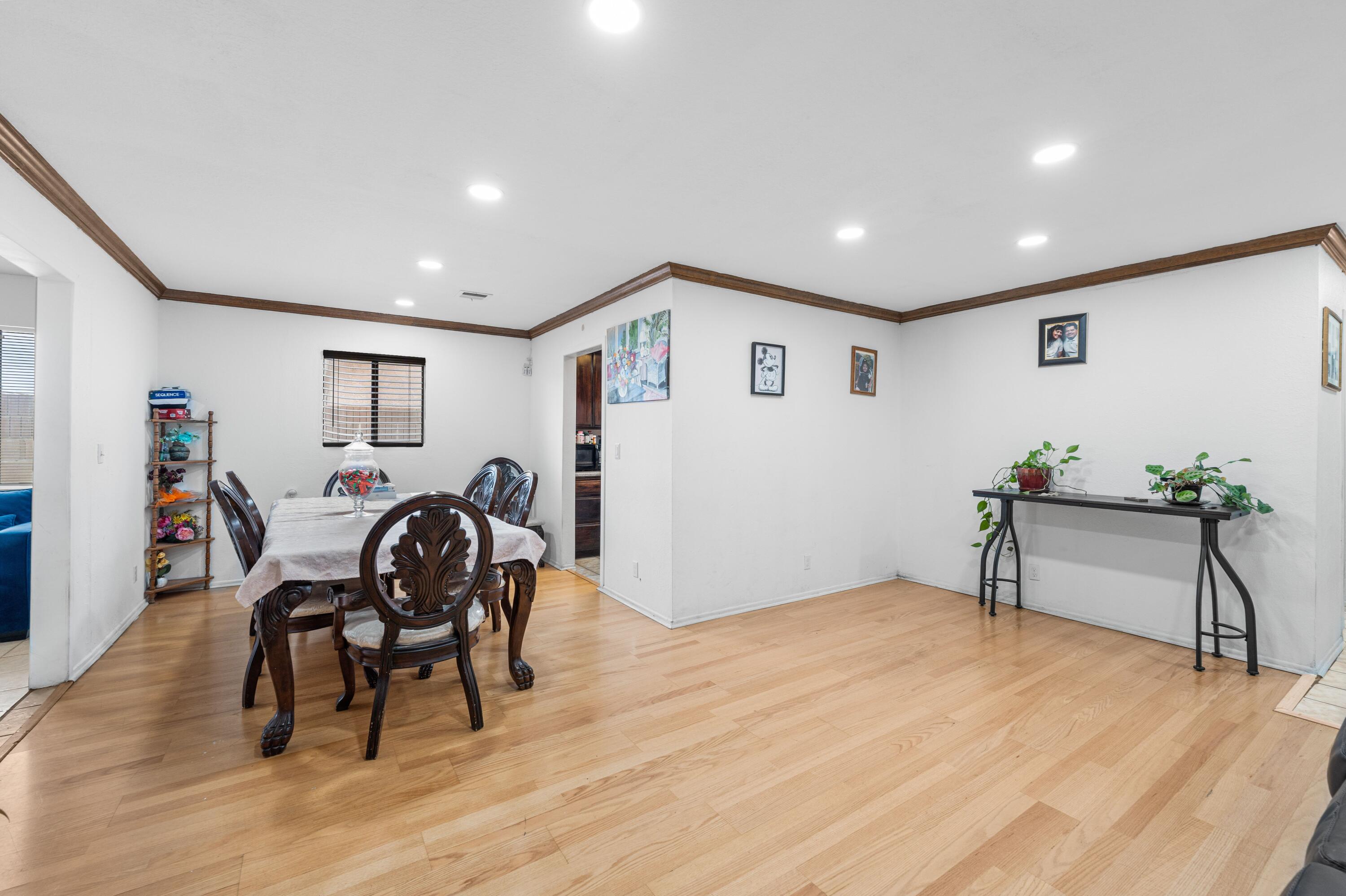 1827 Louise Avenue Property Photo 9