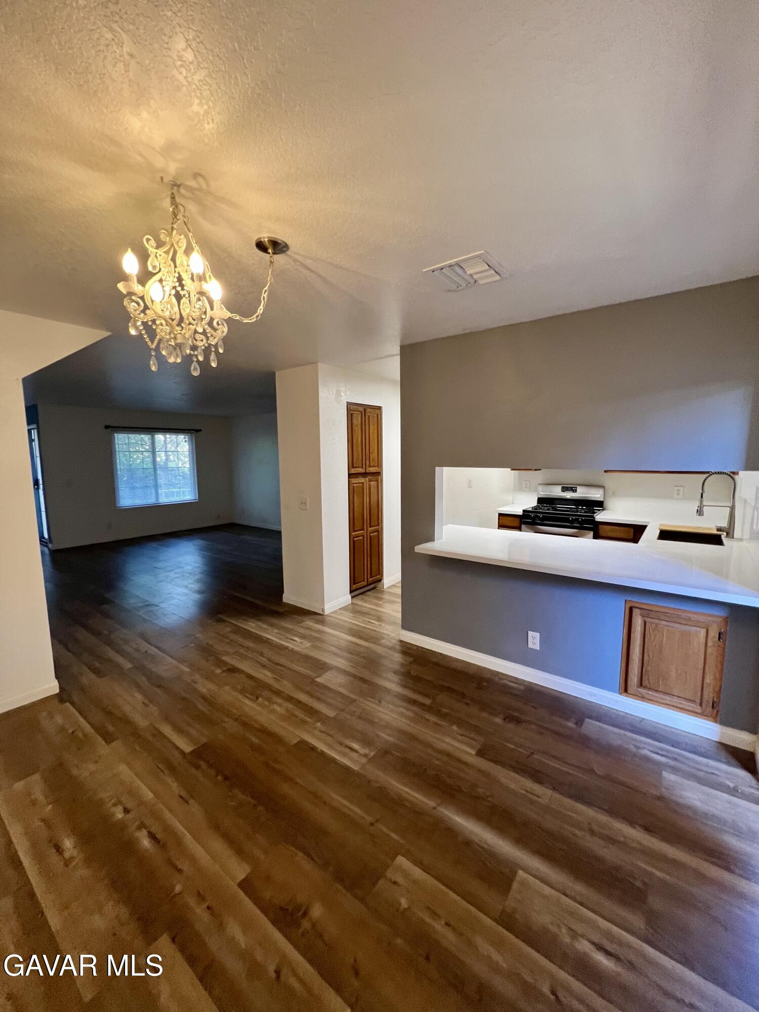 43673 Park Avenue Property Photo 8