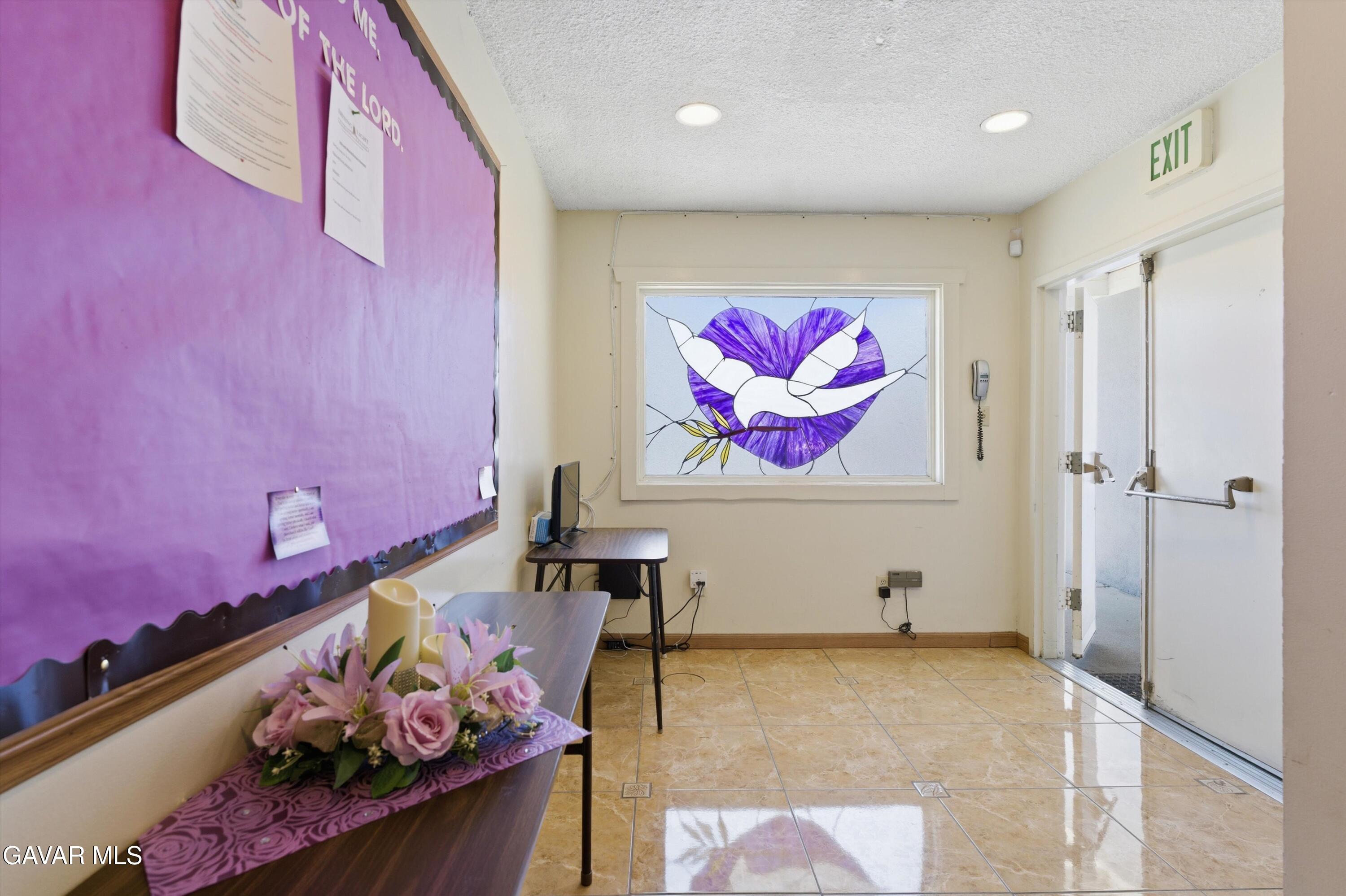 4232 W Ave L Property Photo 5