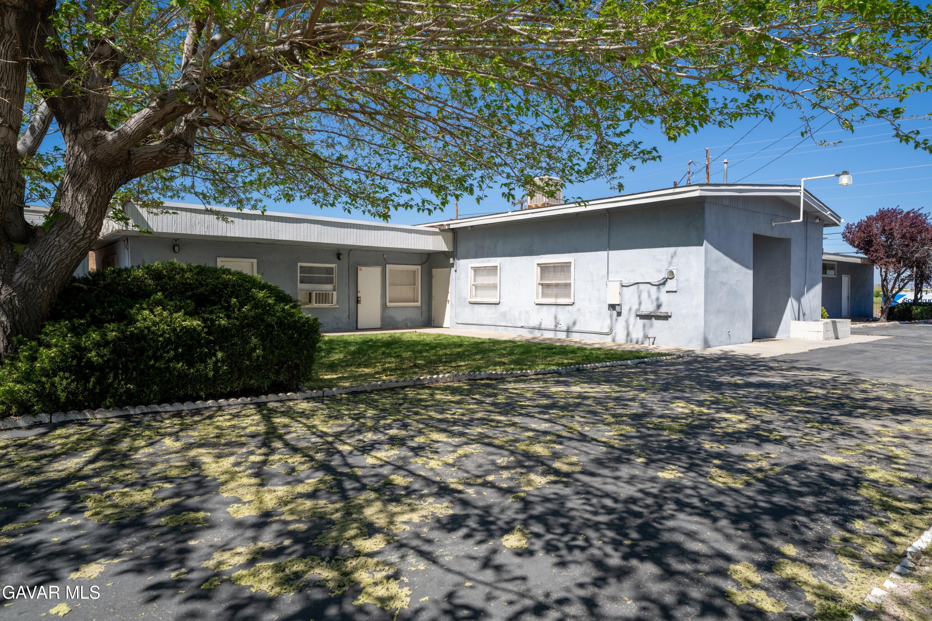 4232 W Ave L Property Photo 12